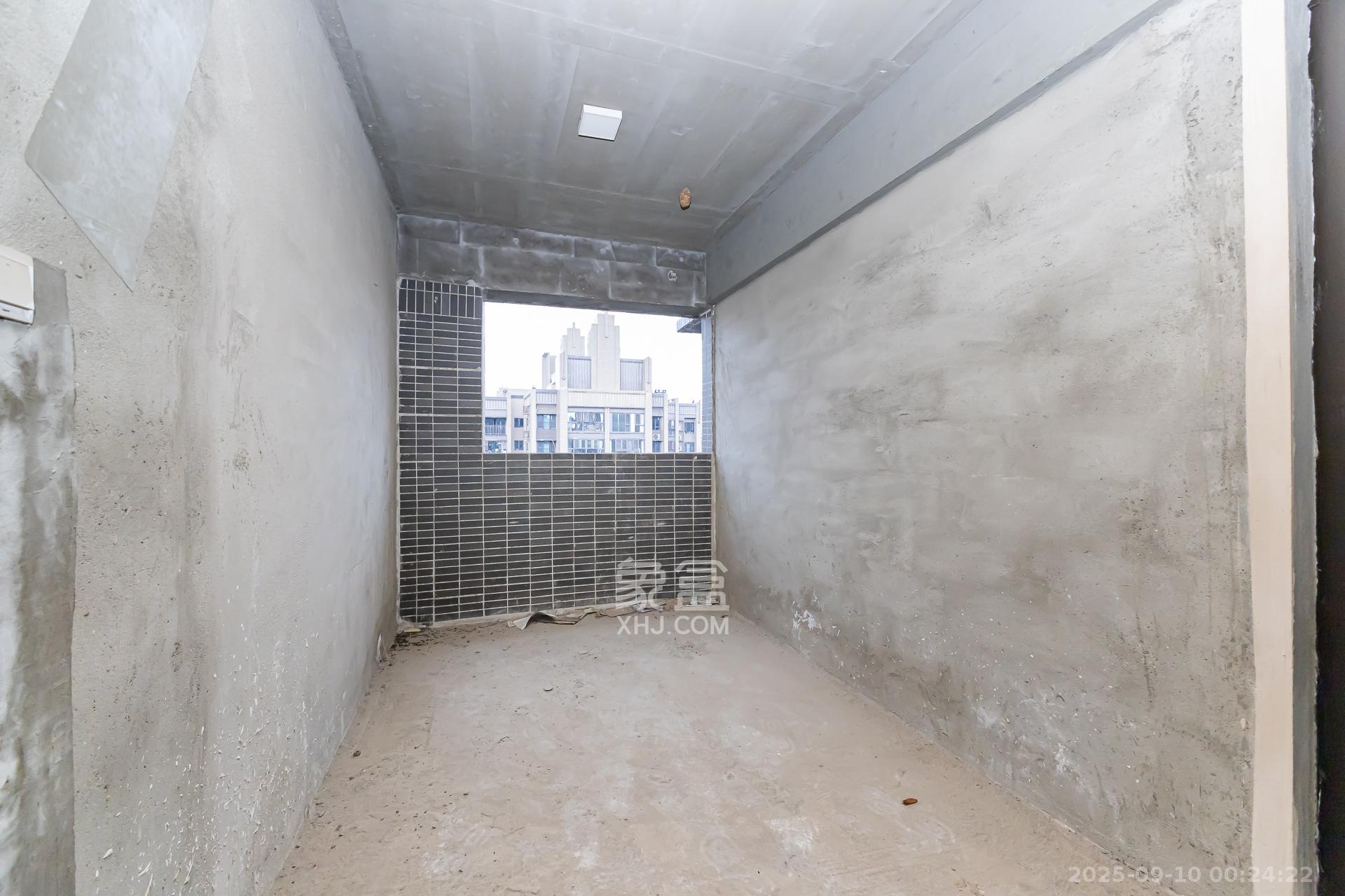 时代倾城三期 4室2厅2卫 82.0万 时代倾城三期 4室2厅2卫 82.0万卧室