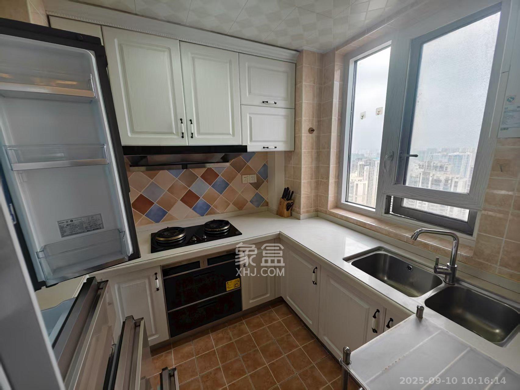 中建梅溪湖中心  4室2厅2卫    5500.0元/月室内图