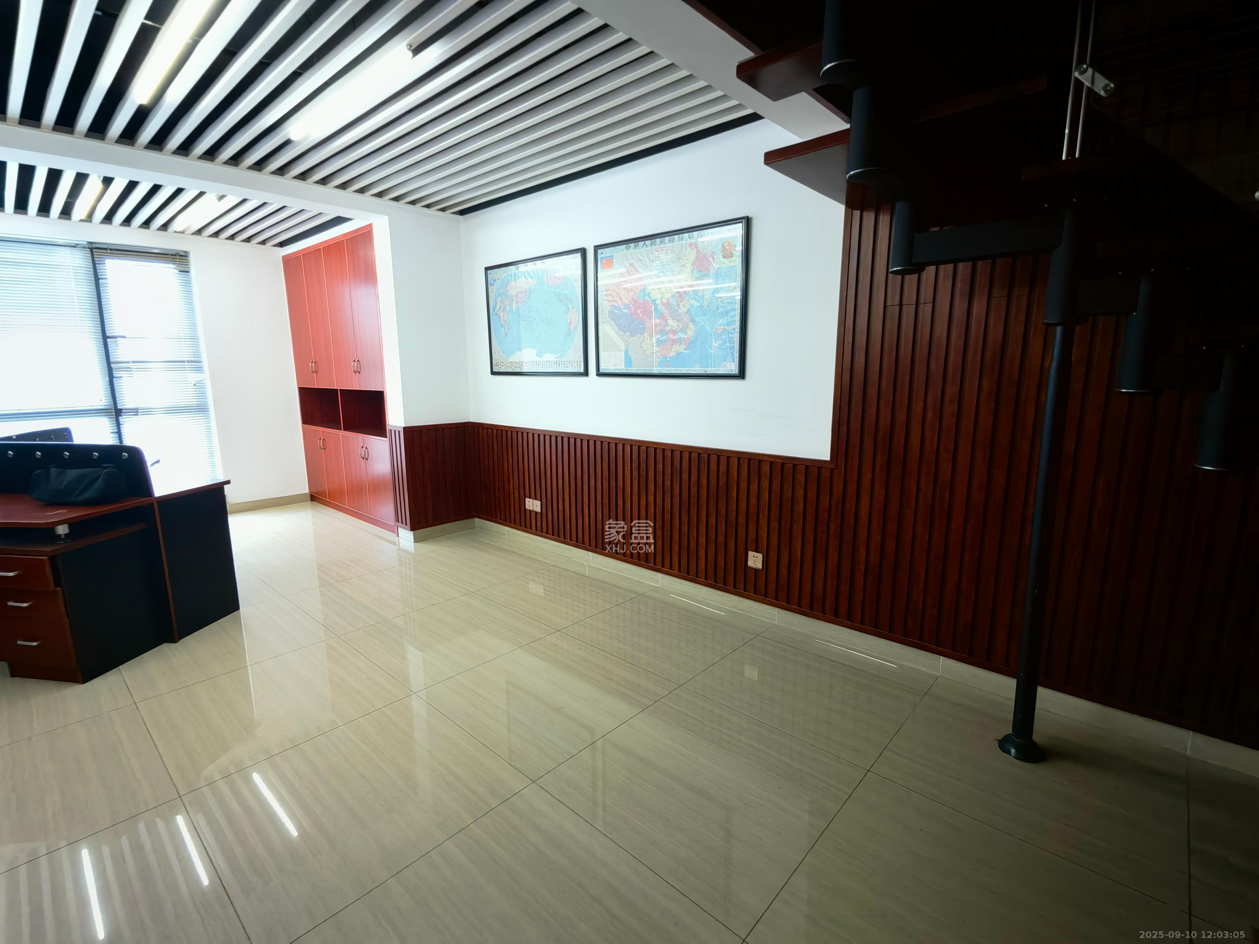 京武浪琴山一、二期  1室2厅2卫    4000.0元/月室内图