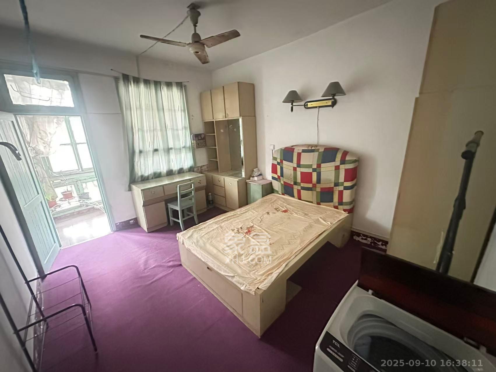 中心医院宿舍  2室1厅1卫    1500.0元/月室内图