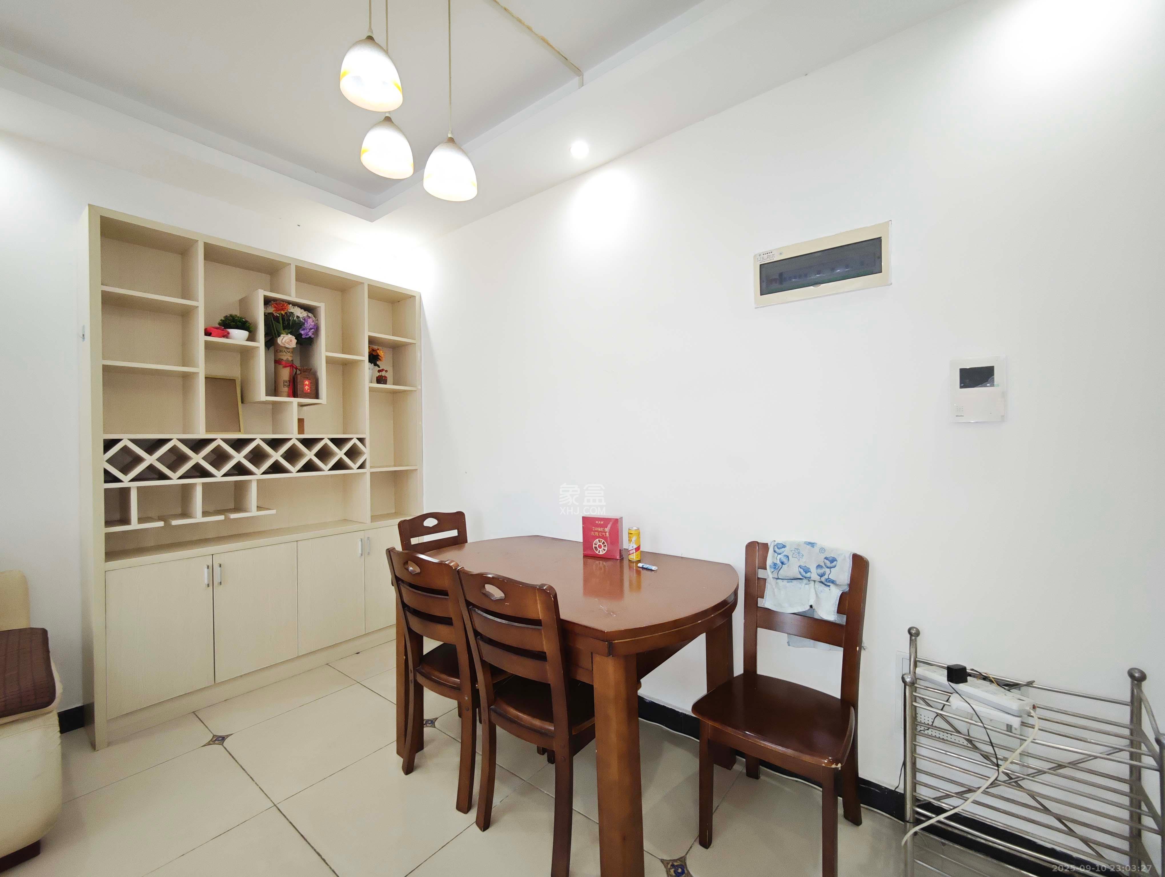 万科魅力之城  3室2厅1卫    88.8万其他