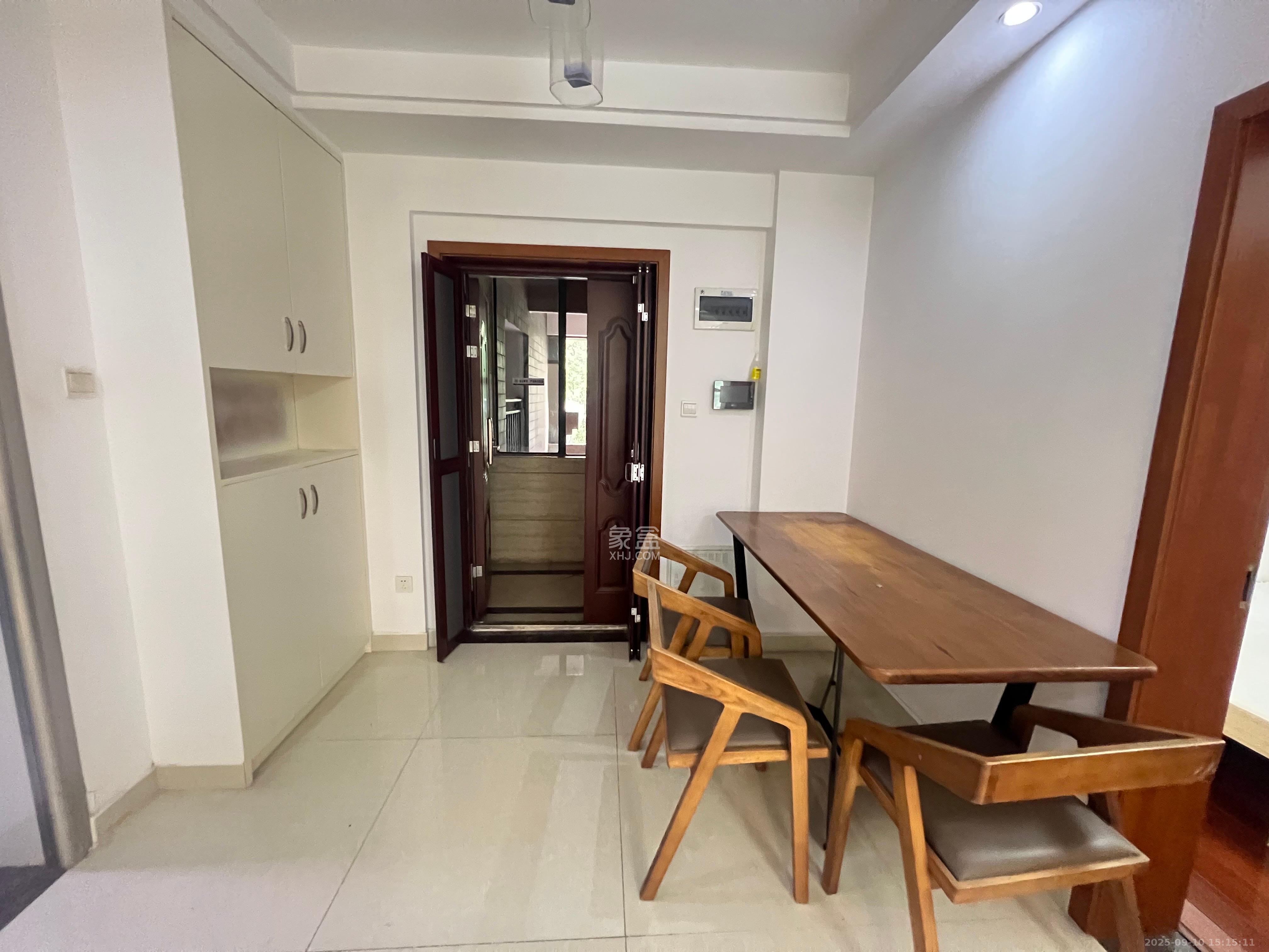 五矿万境水岸一期(万境水岸嘉苑) 1室2厅1卫 2200.0元/月 五矿万境水岸一期(万境水岸嘉苑) 1室2厅1卫 2200.0元/月室内图