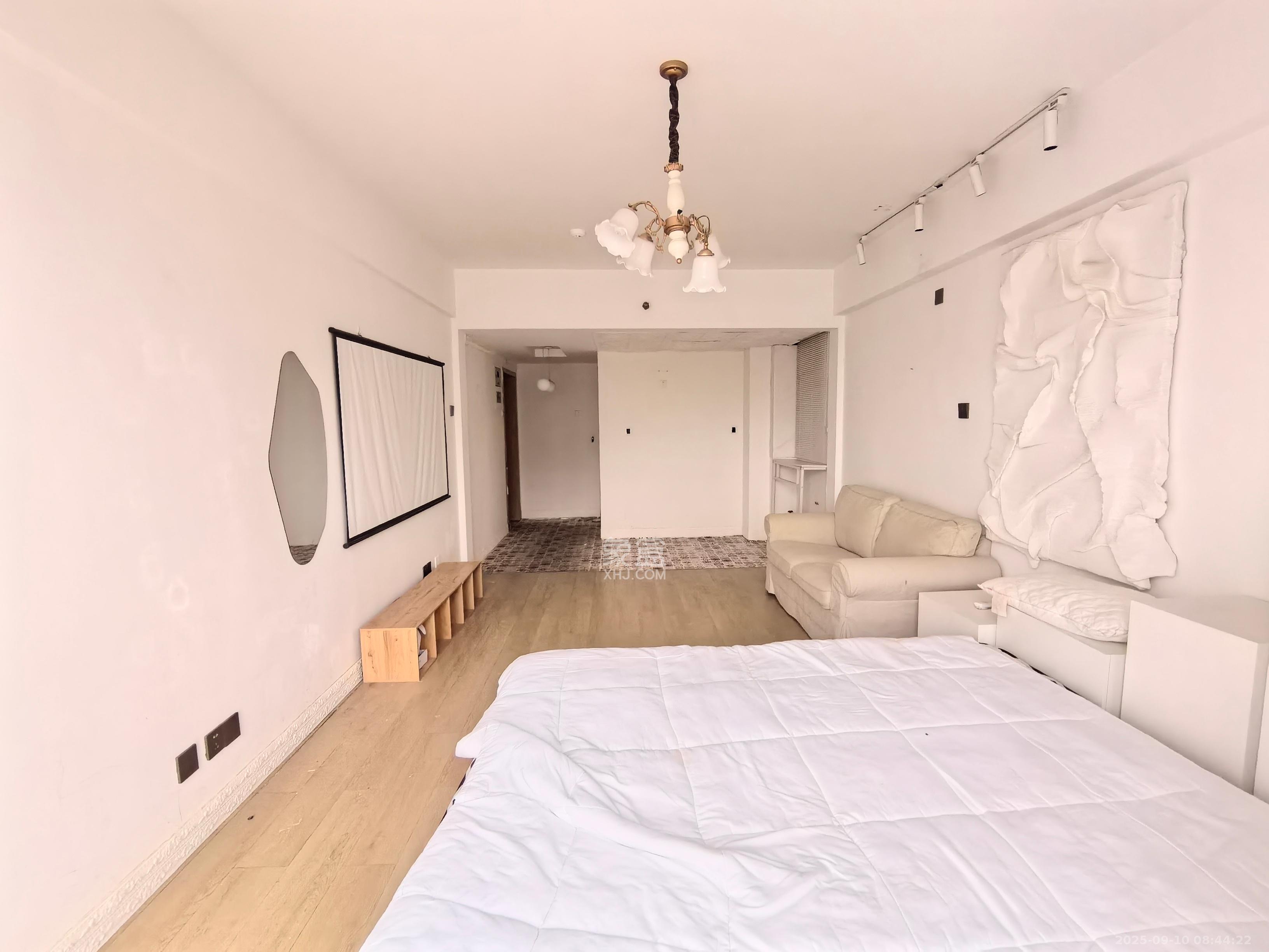 英尚国际  1室1厅1卫    2100.0元/月 英尚国际  1室1厅1卫    2100.0元/月室内图