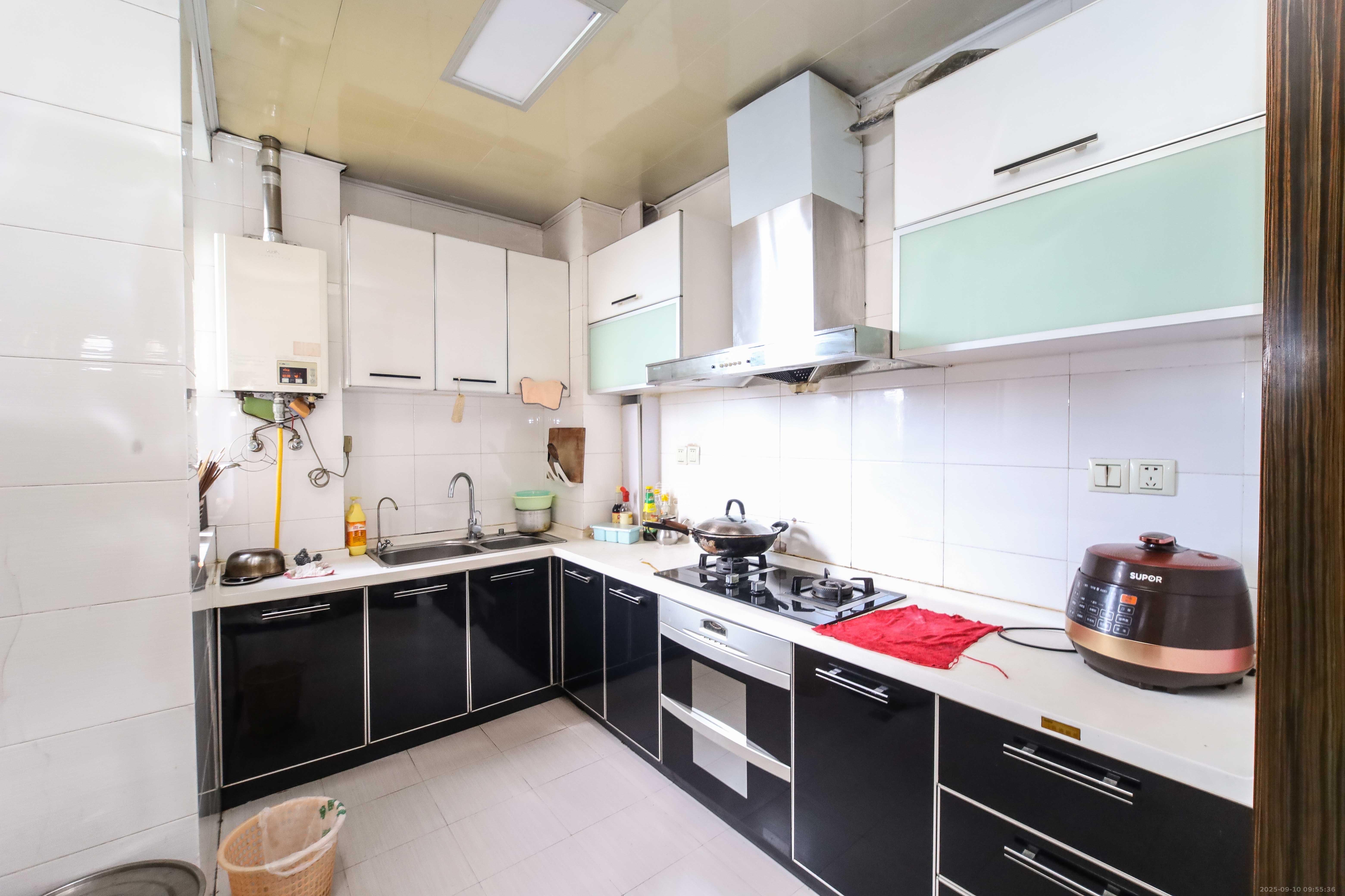 仁和香堤雅境  3室2厅2卫    3000.0元/月室内图