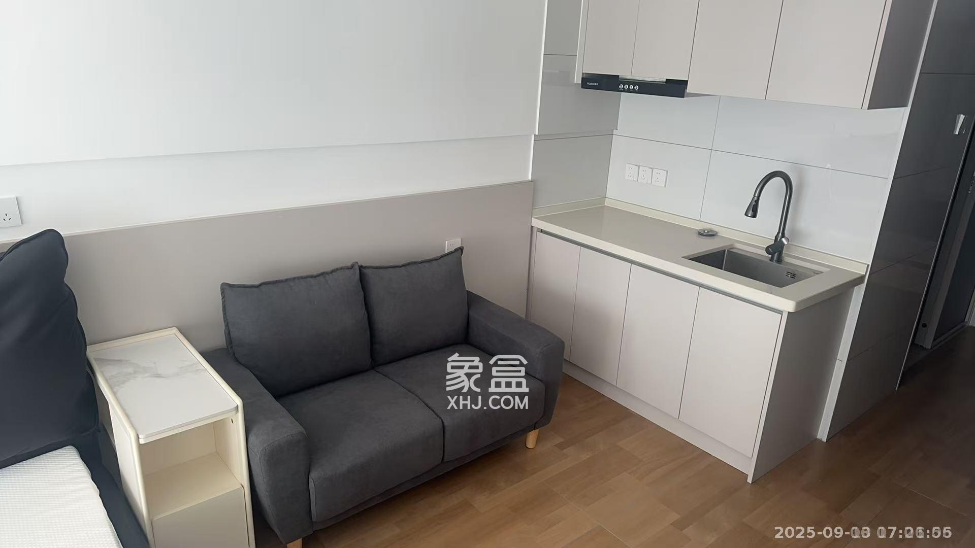 保利天禧EF区  1室1厅1卫    1600.0元/月室内图