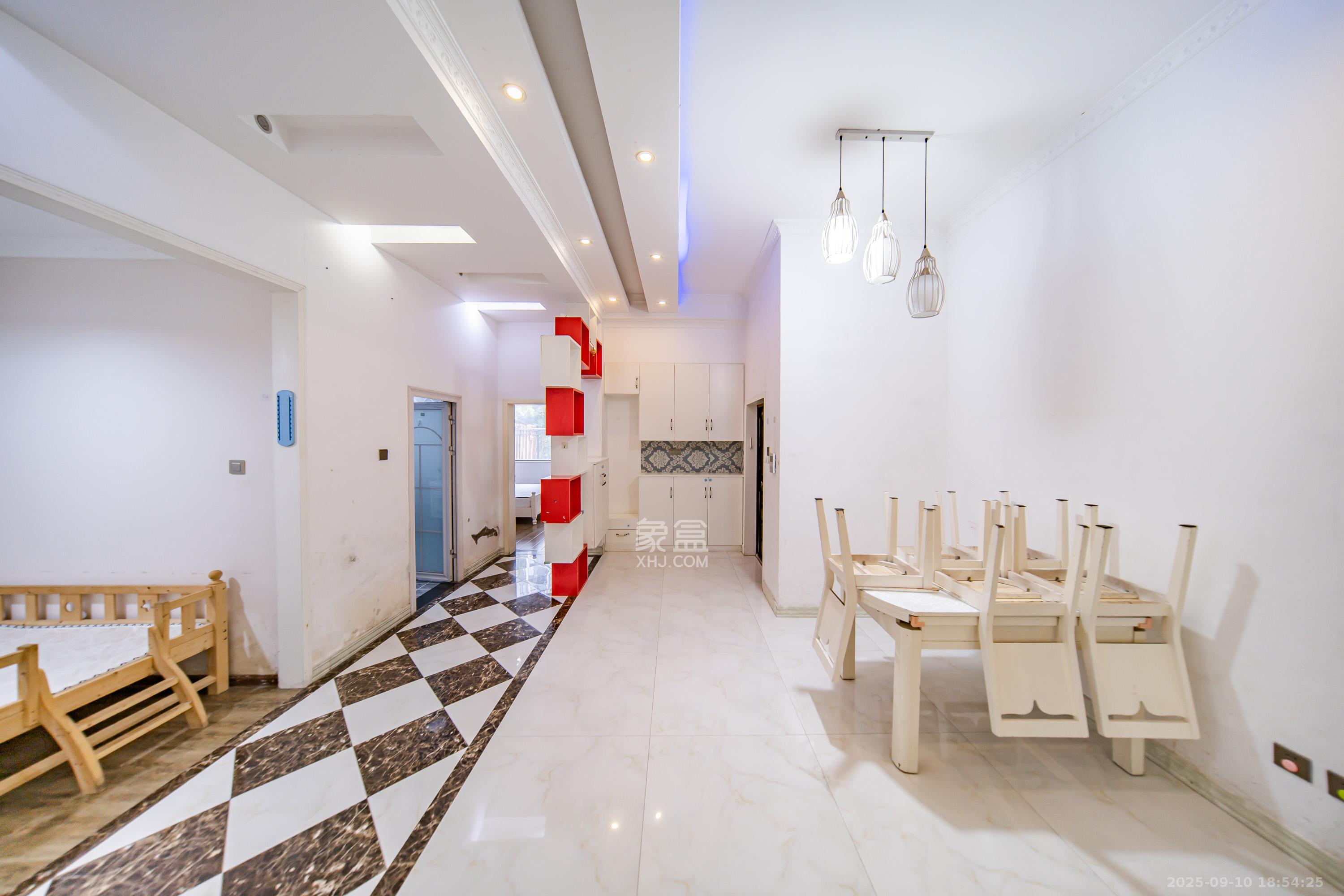 阳光100三期 3室2厅1卫 105.0万 阳光100三期 3室2厅1卫 105.0万其他