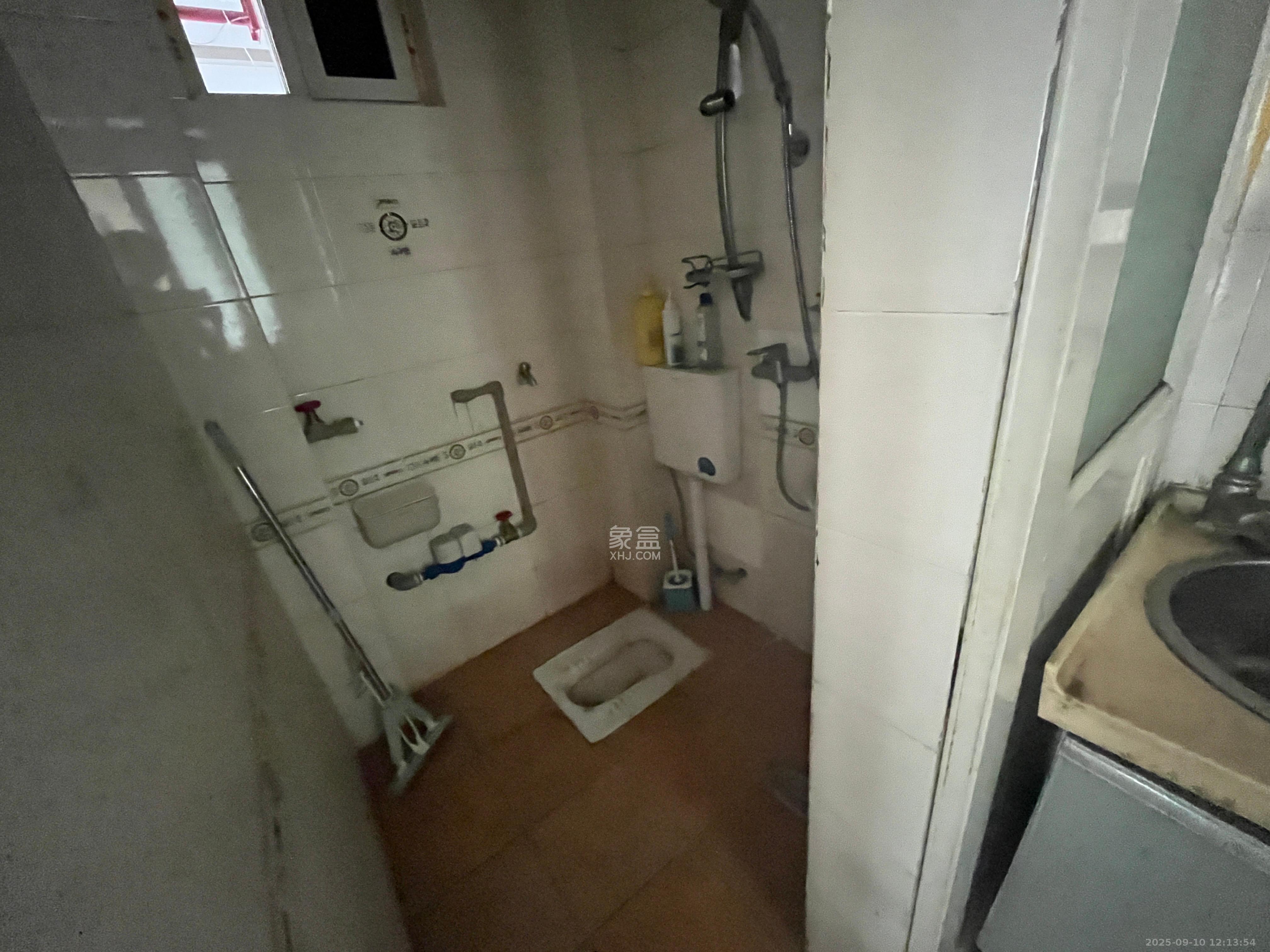 华银园  1室1厅1卫    1400.0元/月室内图