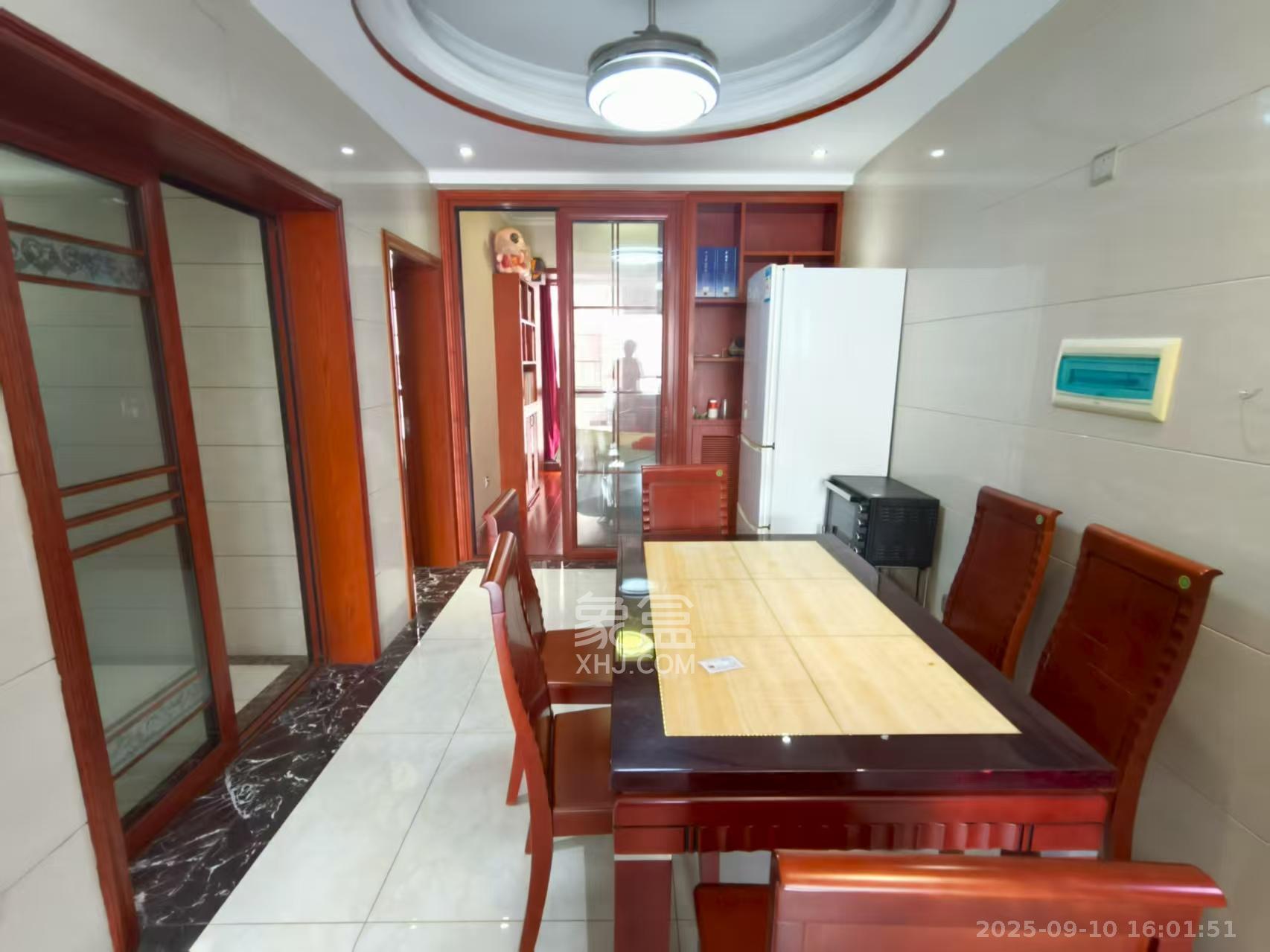 名府南苑  3室2厅1卫    1280.0元/月 名府南苑  3室2厅1卫    1280.0元/月室内图