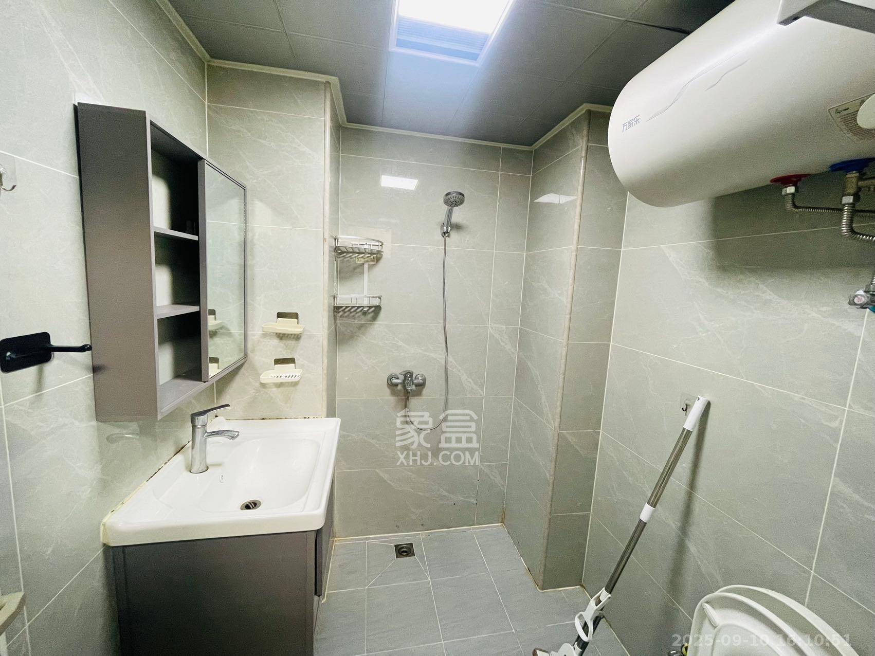 裕天国际商汇中心 1室0厅0卫 1600.0元/月 裕天国际商汇中心 1室0厅0卫 1600.0元/月室内图