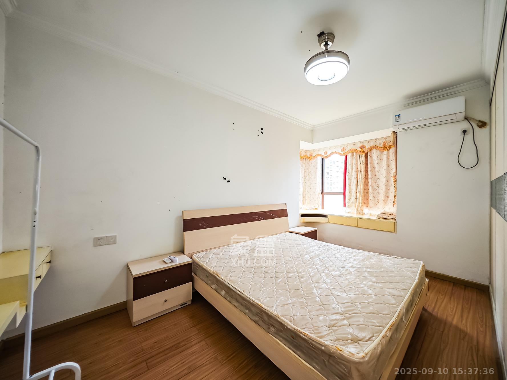 山语城二期  3室1厅1卫    58.0万 山语城二期  3室1厅1卫    58.0万卧室