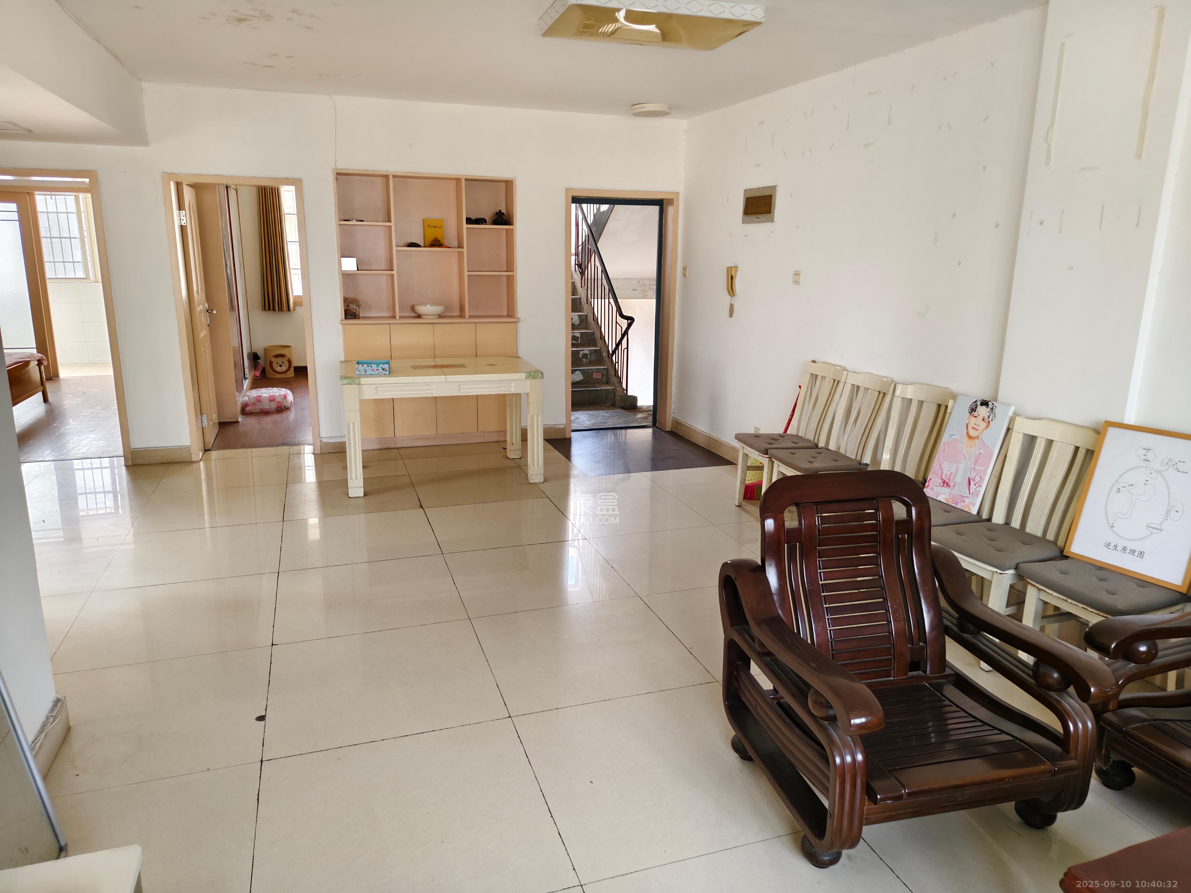 富绿新村  3室2厅1卫    1800.0元/月室内图