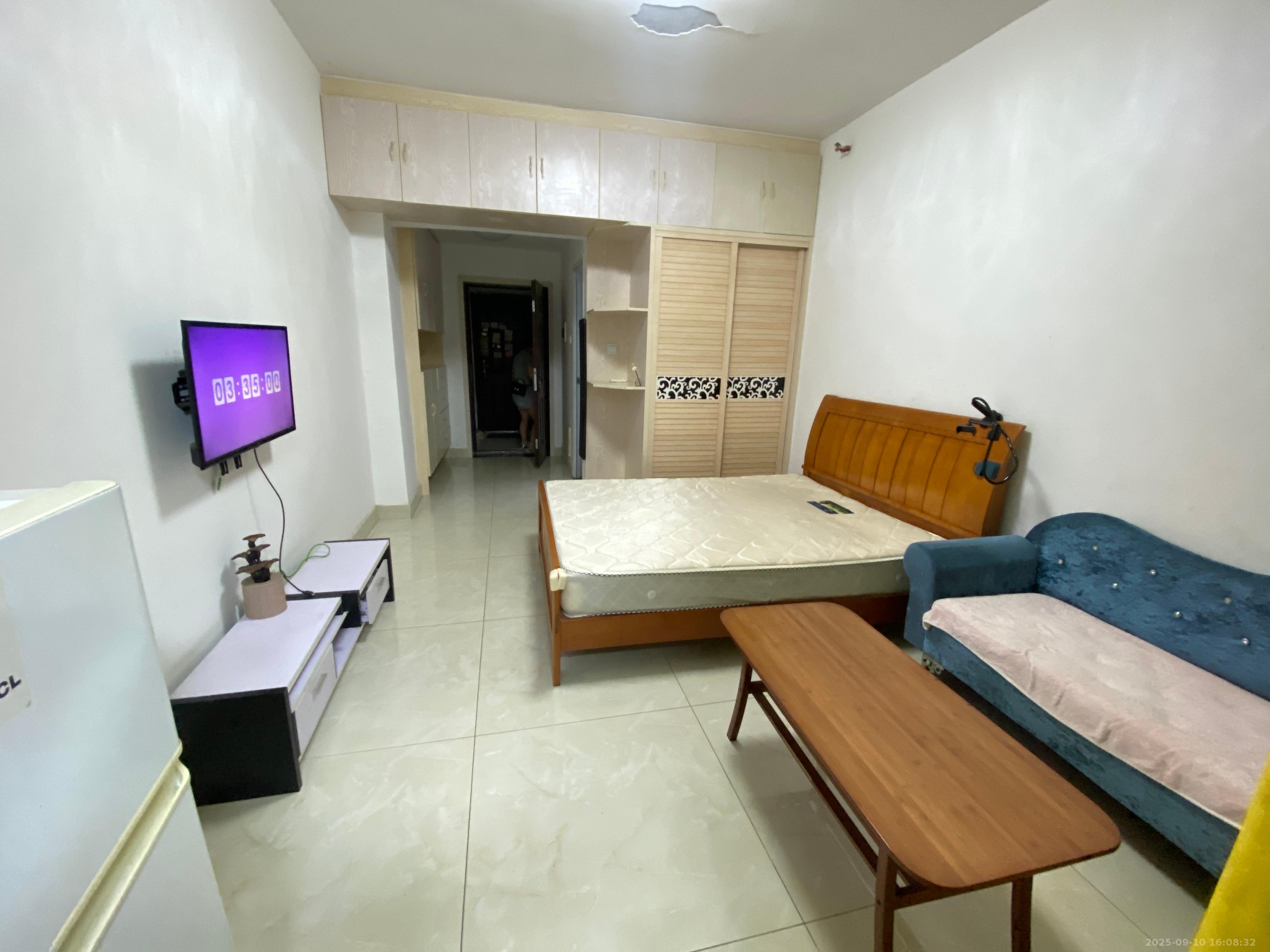 海德公园  1室1厅1卫    1200.0元/月室内图