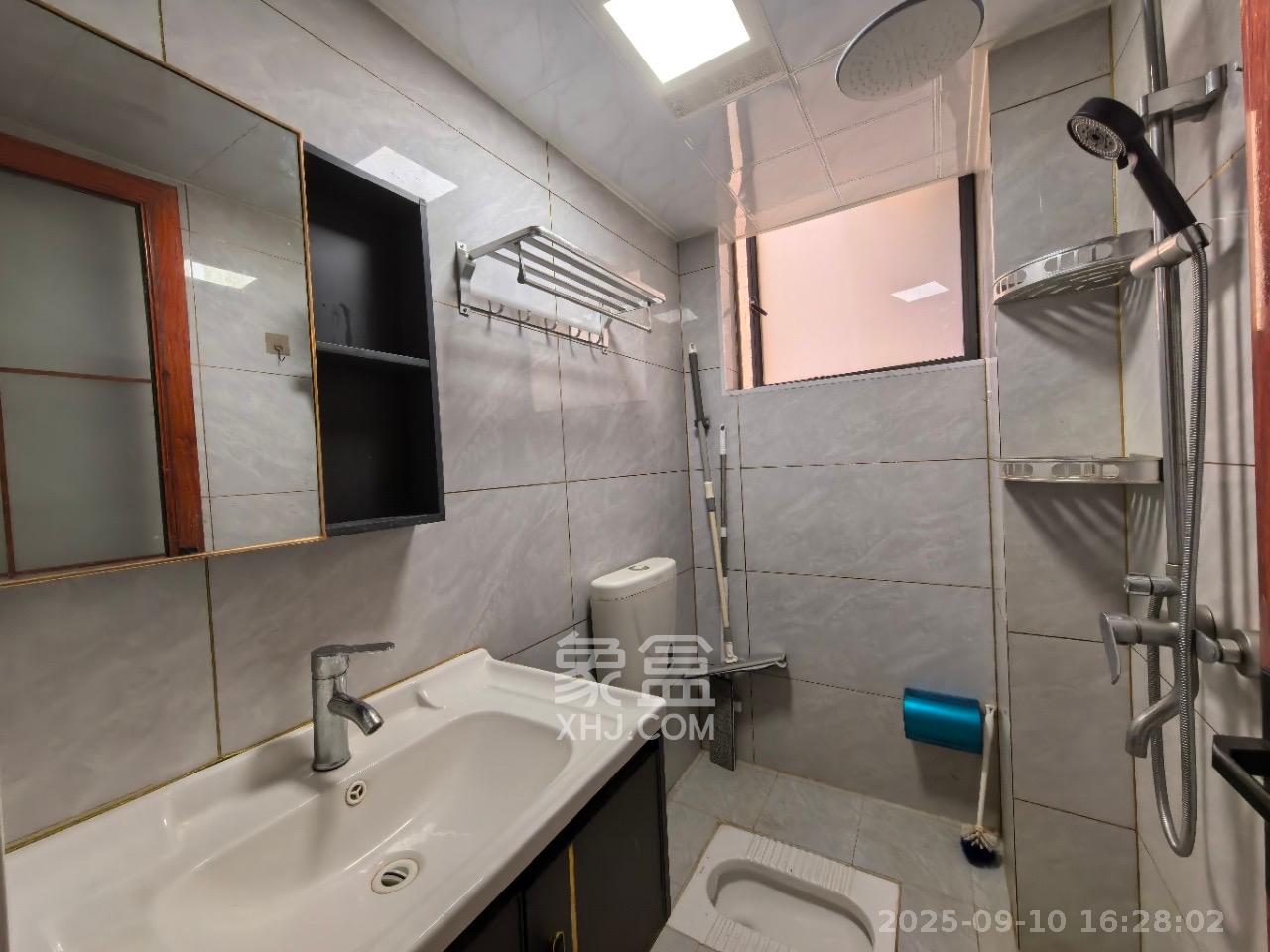 东岸梅园小区 2室2厅1卫 2000.0元/月 东岸梅园小区 2室2厅1卫 2000.0元/月室内图