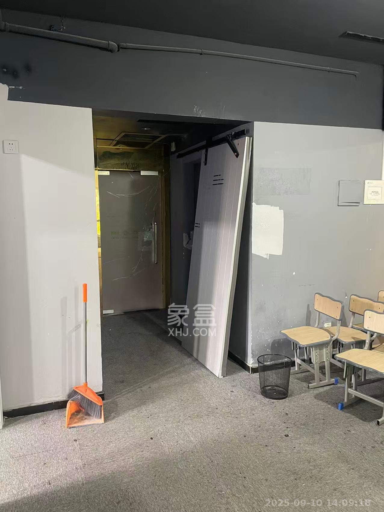 标志商务中心  1室1厅1卫    2600.0元/月 标志商务中心  1室1厅1卫    2600.0元/月室内图