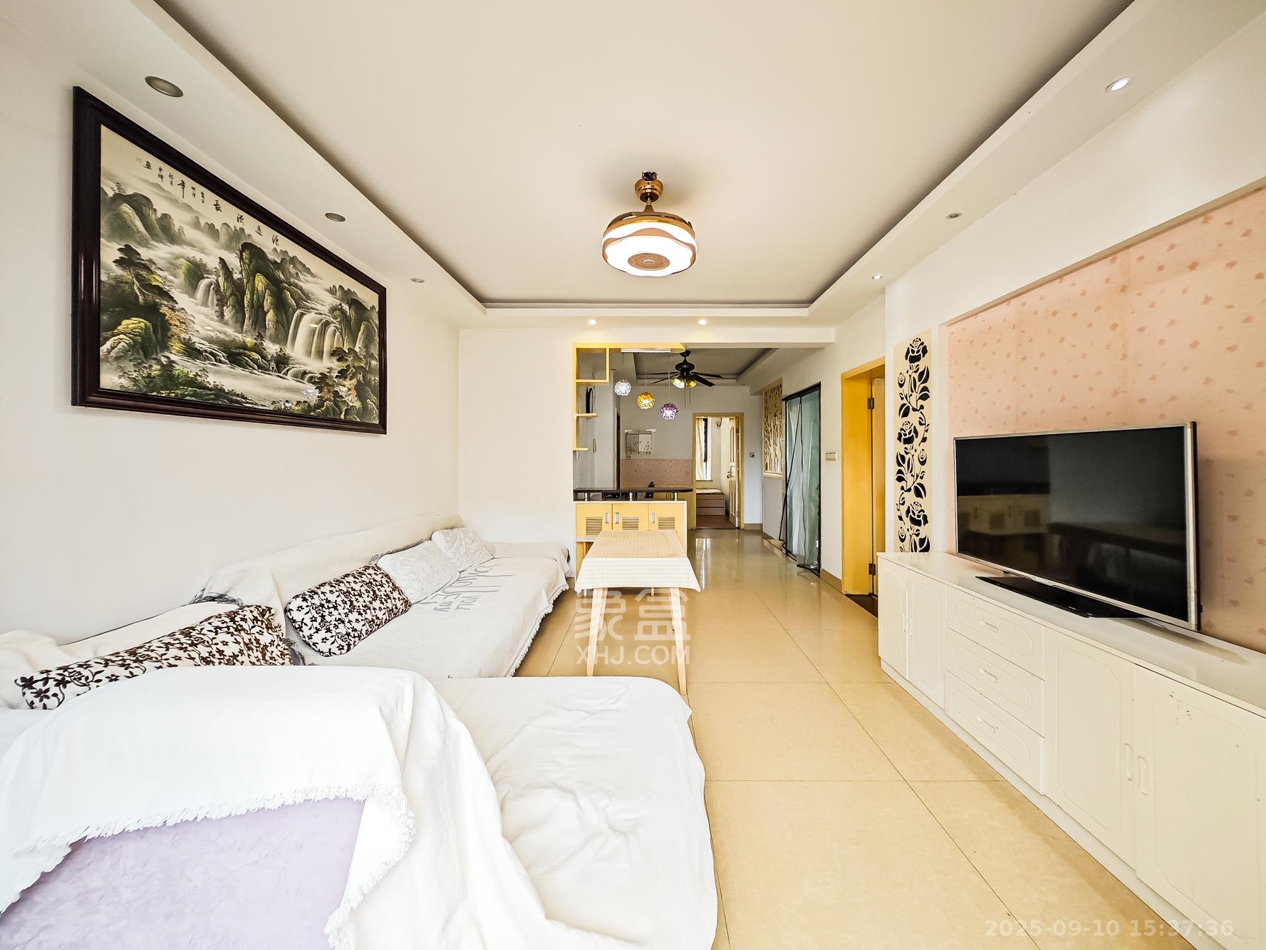 山语城二期  3室1厅1卫    58.0万 山语城二期  3室1厅1卫    58.0万客厅