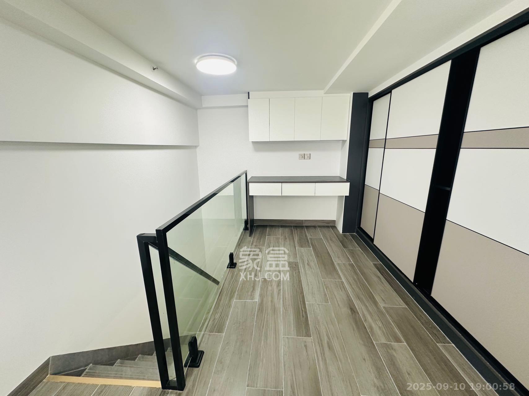 佳兆业云顶都汇  1室1厅1卫    1600.0元/月 佳兆业云顶都汇  1室1厅1卫    1600.0元/月室内图