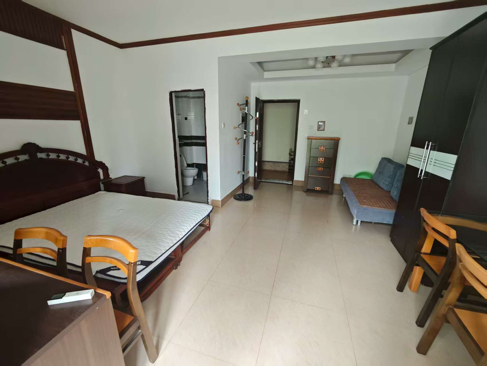 听海南国印象 1室1厅1卫 1300.0元/月 听海南国印象 1室1厅1卫 1300.0元/月室内图