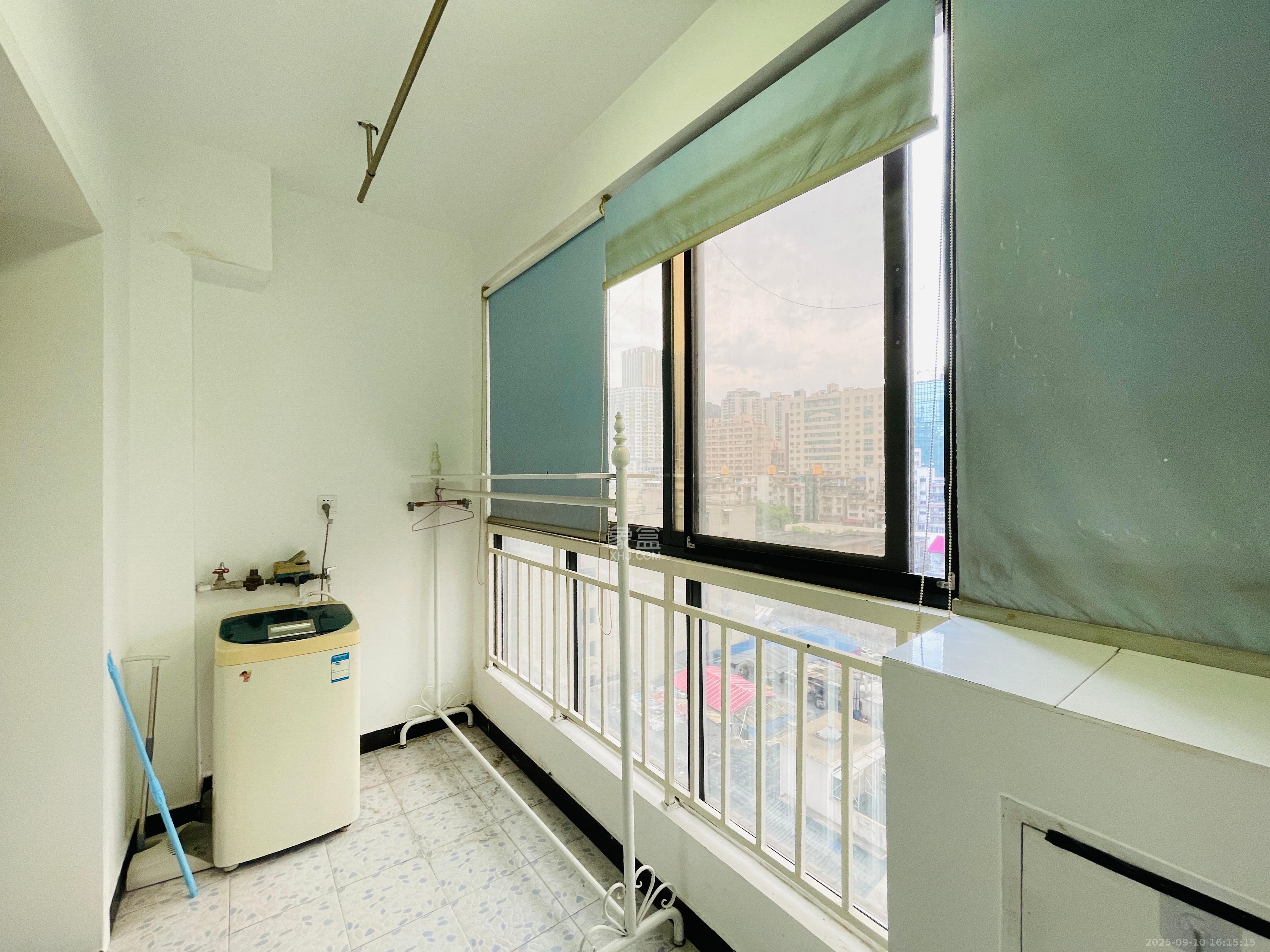 七彩丽都  1室0厅1卫    2200.0元/月室内图