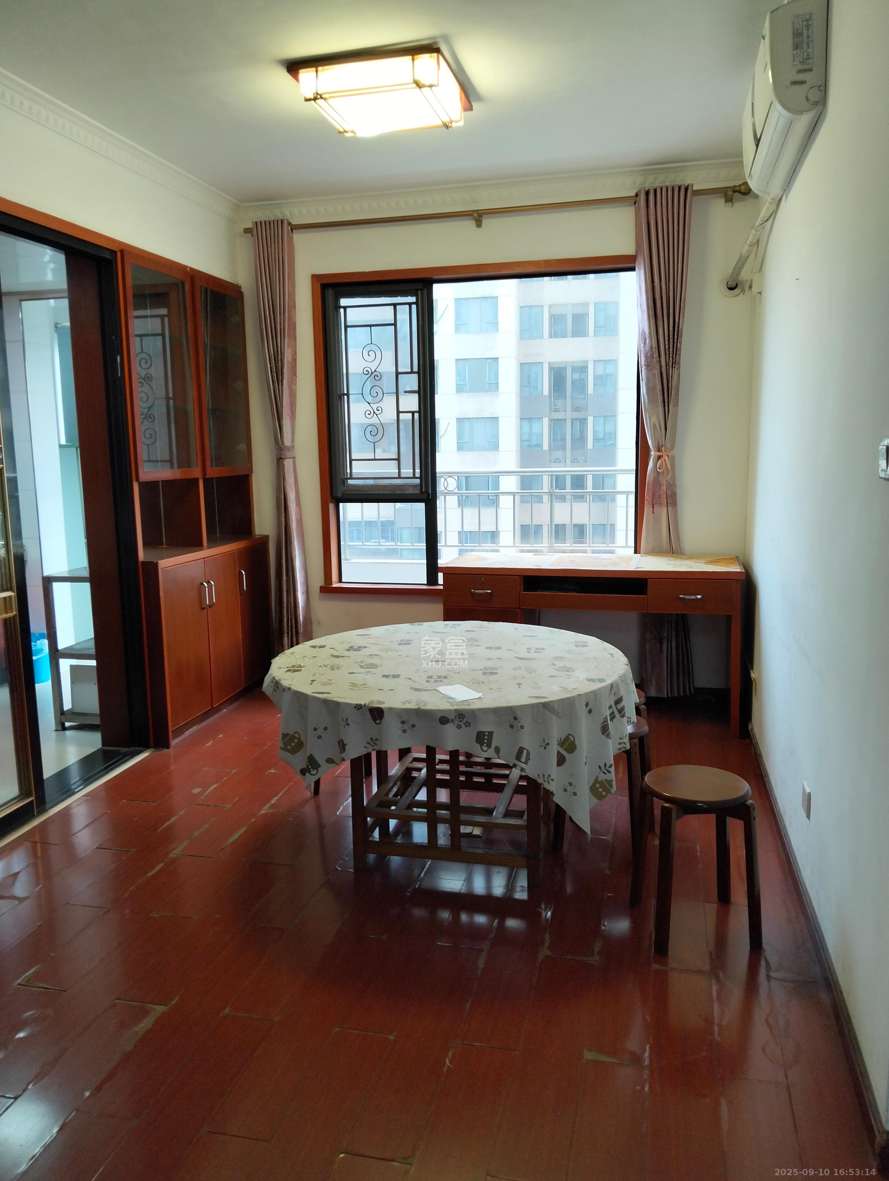 长房时代城 2室1厅1卫 2300.0元/月 长房时代城 2室1厅1卫 2300.0元/月室内图