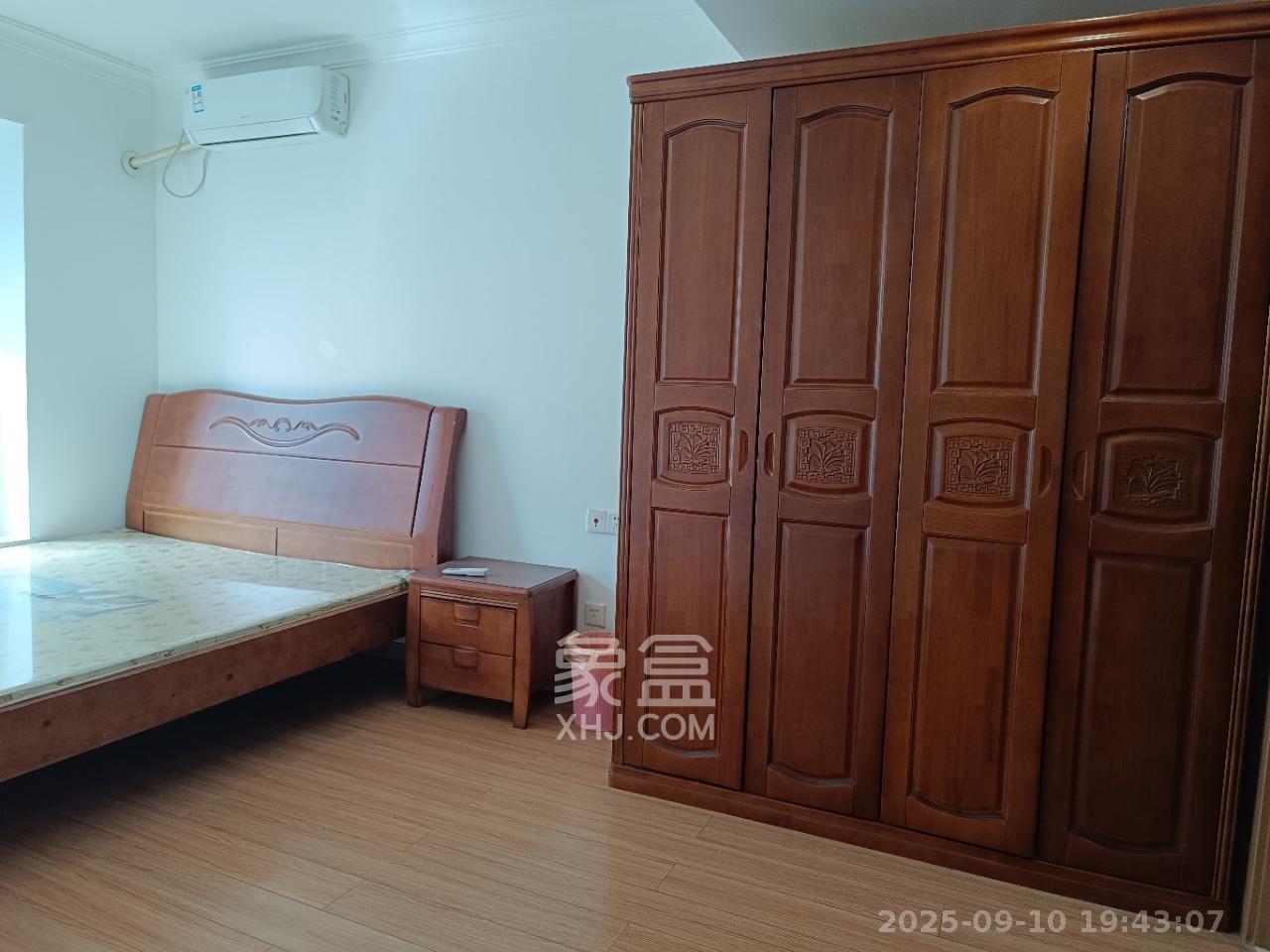 万科魅力之城  3室2厅2卫   2400.00元/月室内图