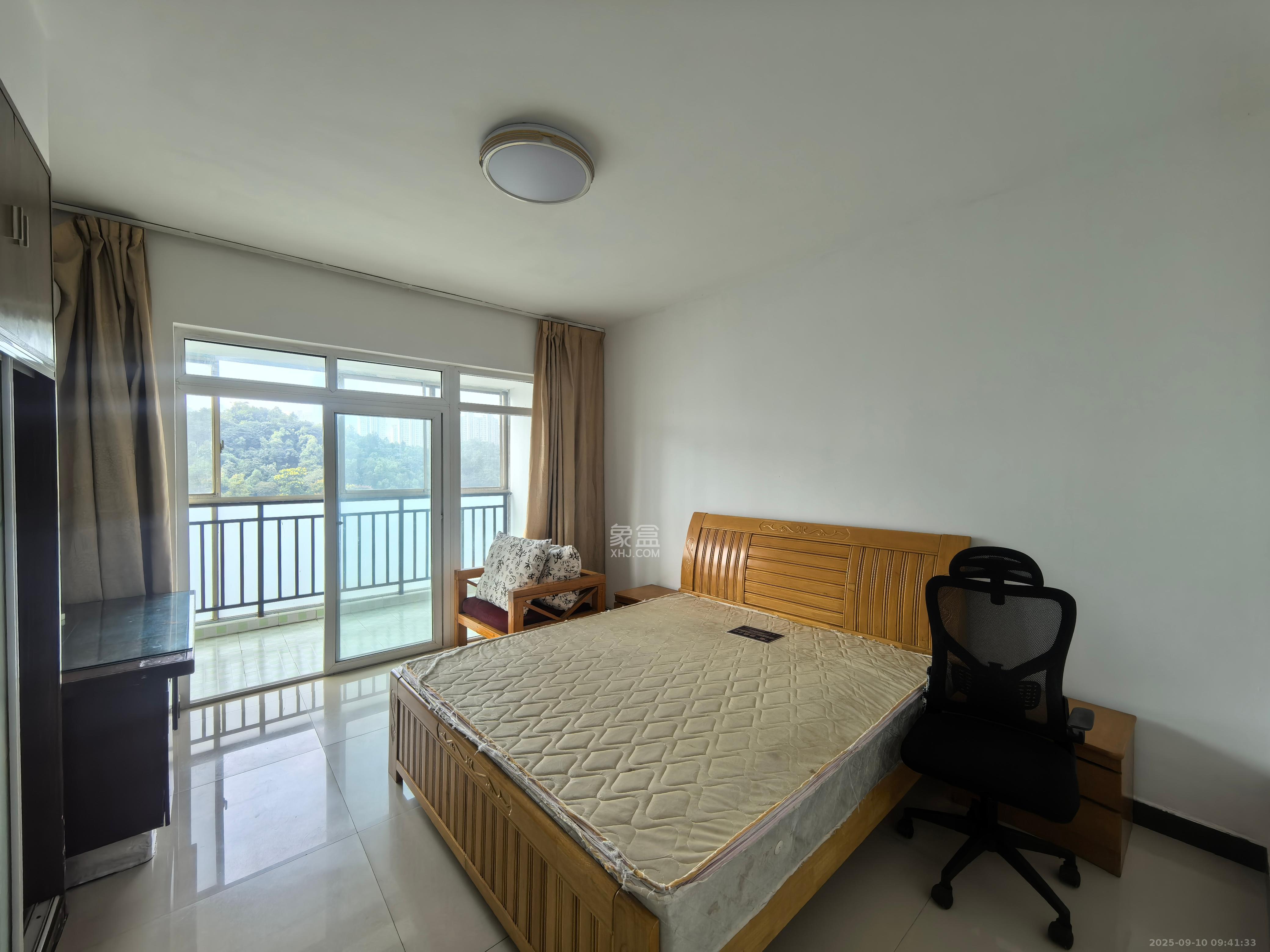 麓山润城  3室2厅2卫    2300.0元/月 麓山润城  3室2厅2卫    2300.0元/月室内图