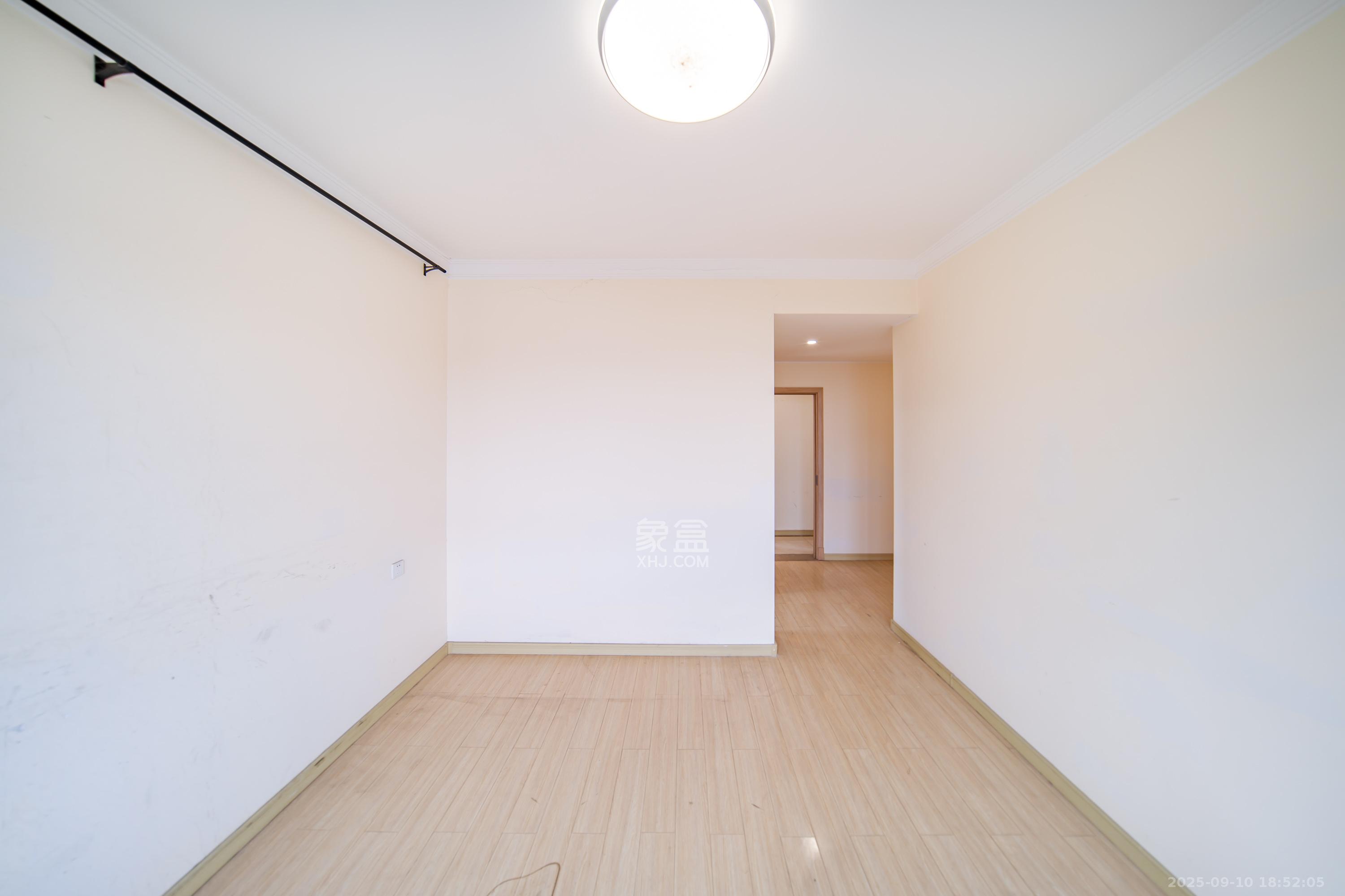 兰亭湾畔  3室2厅2卫    138.0万卧室