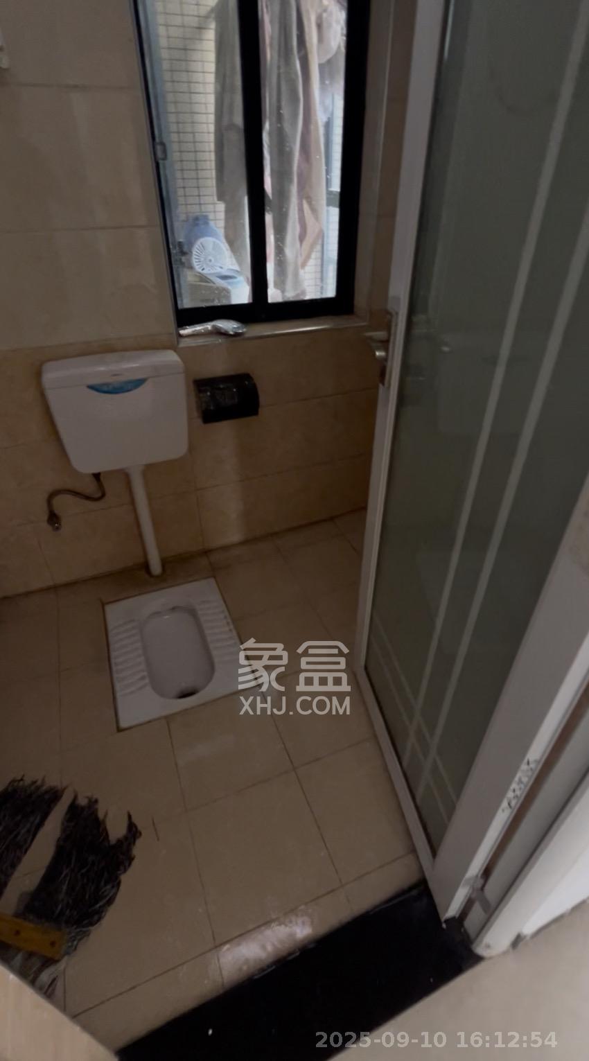 恒生碧水龙庭 2室1厅2卫 1600.0元/月 恒生碧水龙庭 2室1厅2卫 1600.0元/月室内图