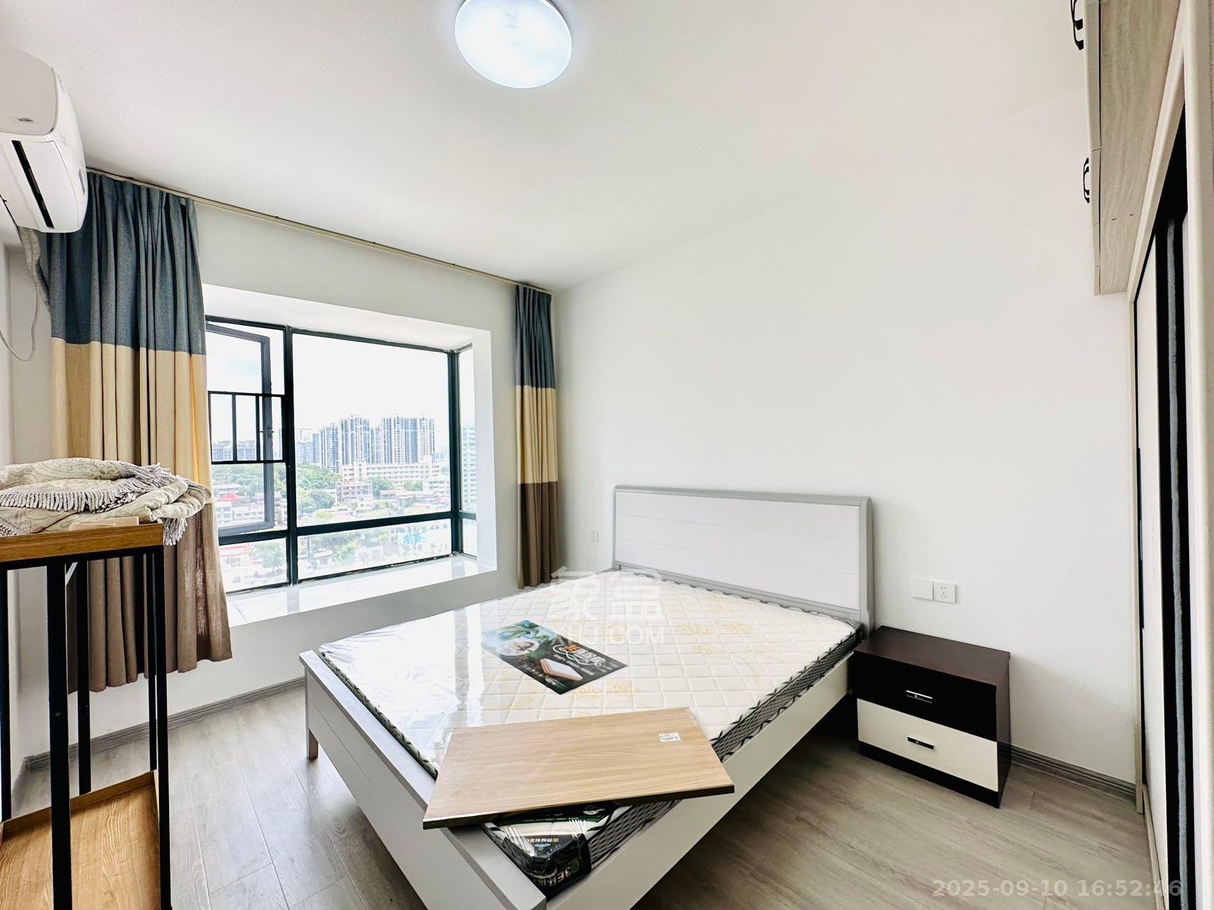 望兴景园二期（望兴西西里）  2室1厅1卫    2500.0元/月室内图