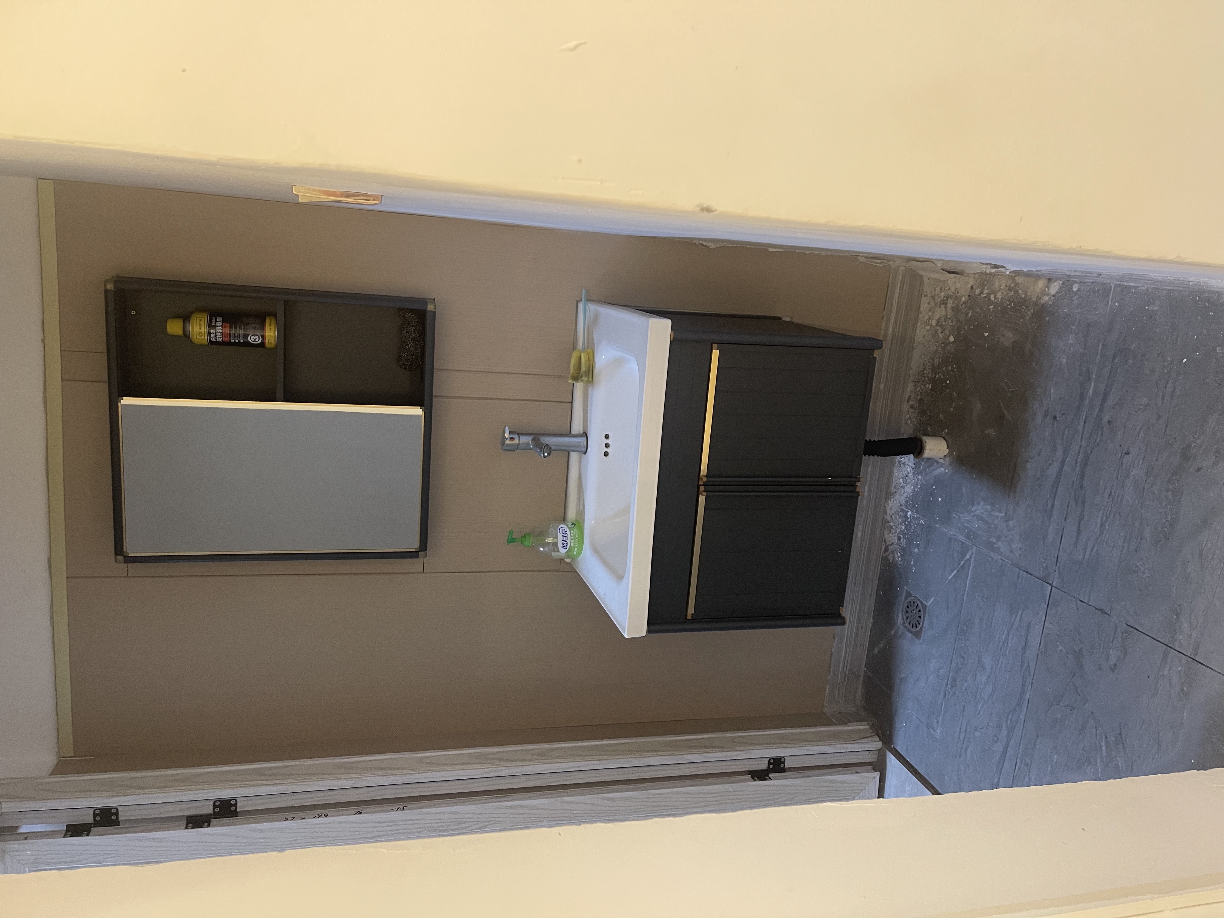 盛泰佳园  1室1厅2卫    10000.0元/月 盛泰佳园  1室1厅2卫    10000.0元/月室内图