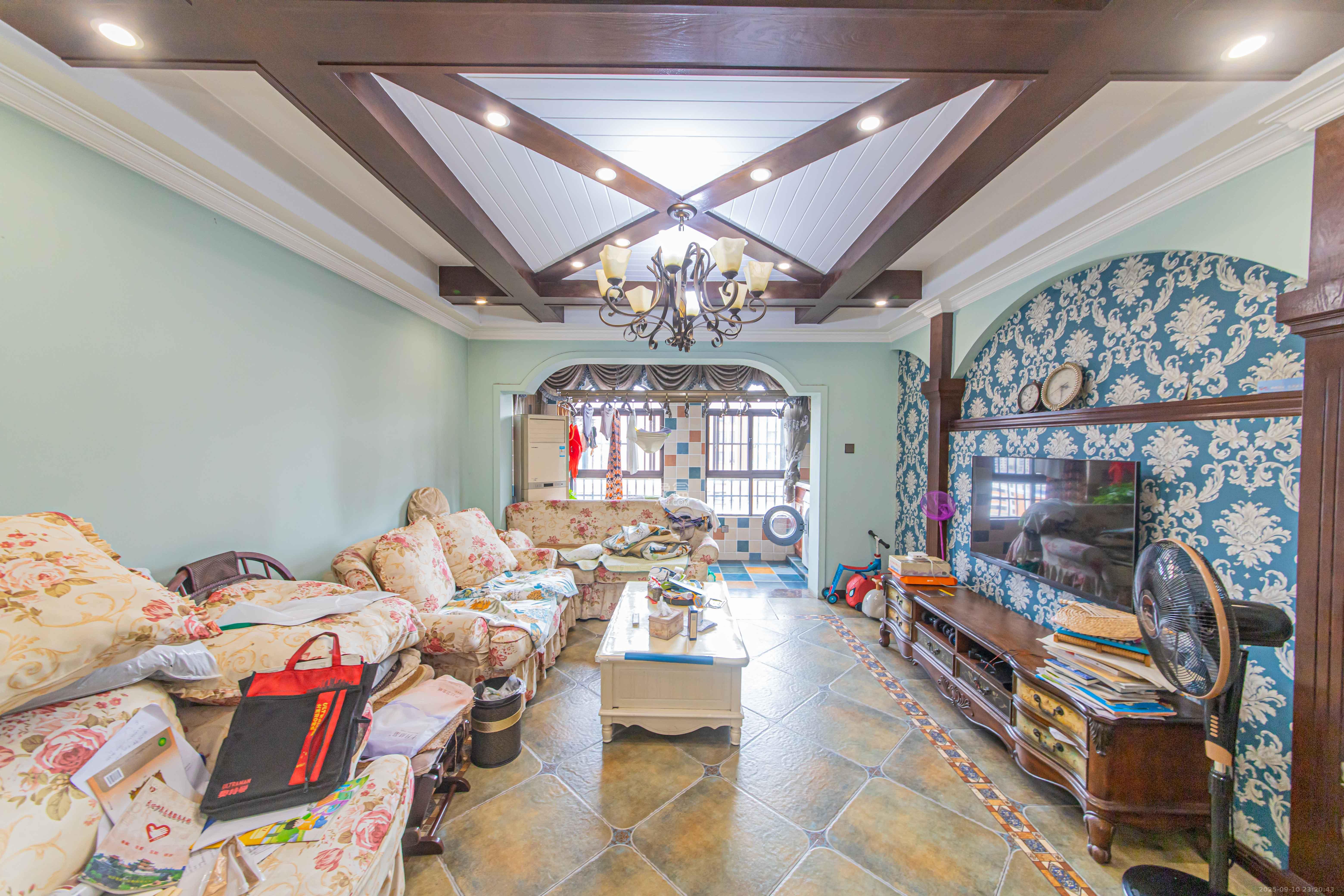 中信凯旋蓝岸(中信新城三期)  4室2厅2卫    135.0万 中信凯旋蓝岸(中信新城三期)  4室2厅2卫    135.0万