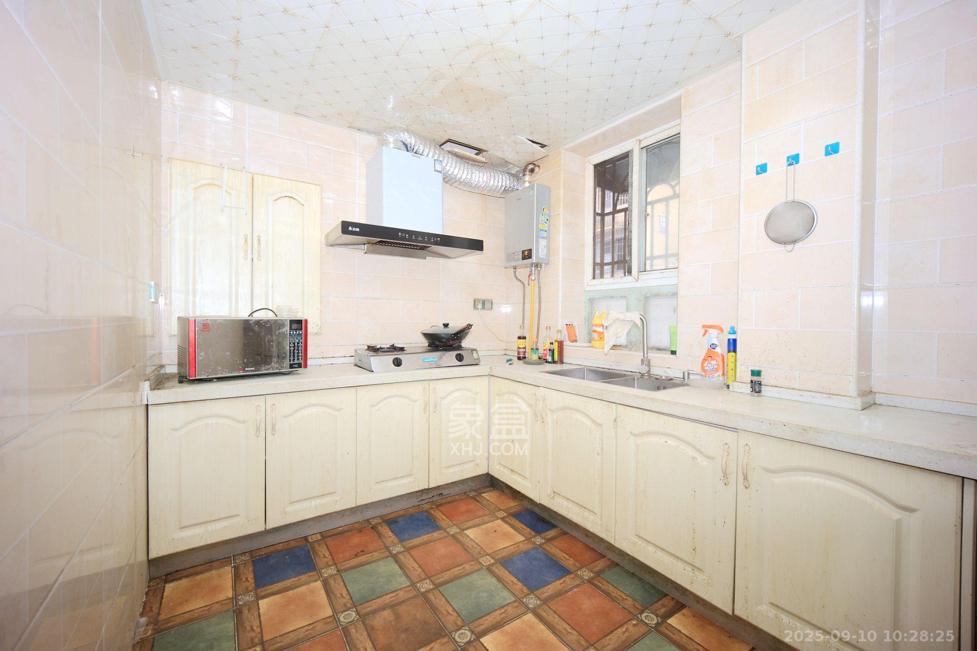 燕子岭散盘  3室2厅1卫    2600.0元/月室内图