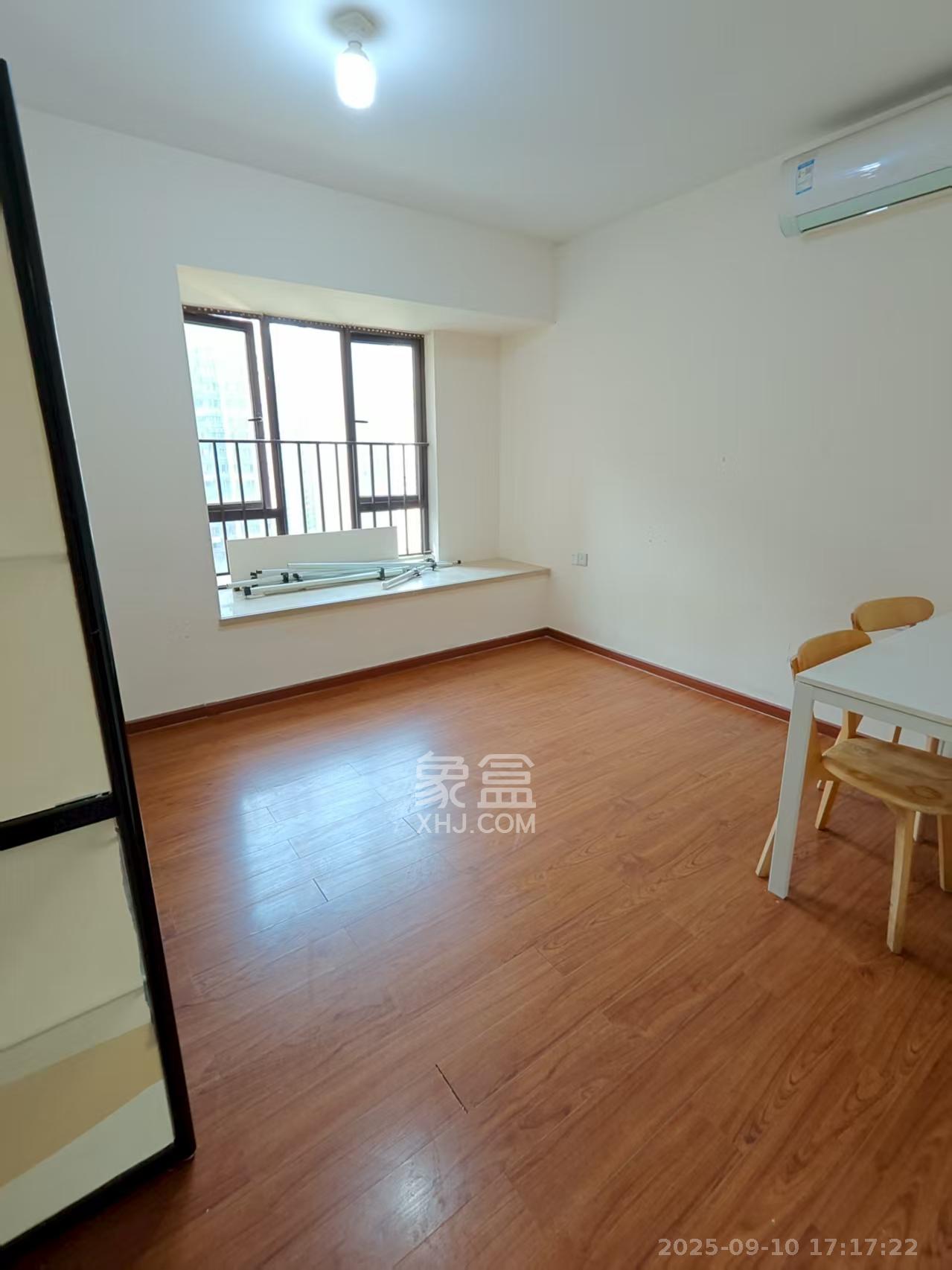 时代倾城二期 2室2厅1卫 1700.0元/月 时代倾城二期 2室2厅1卫 1700.0元/月室内图