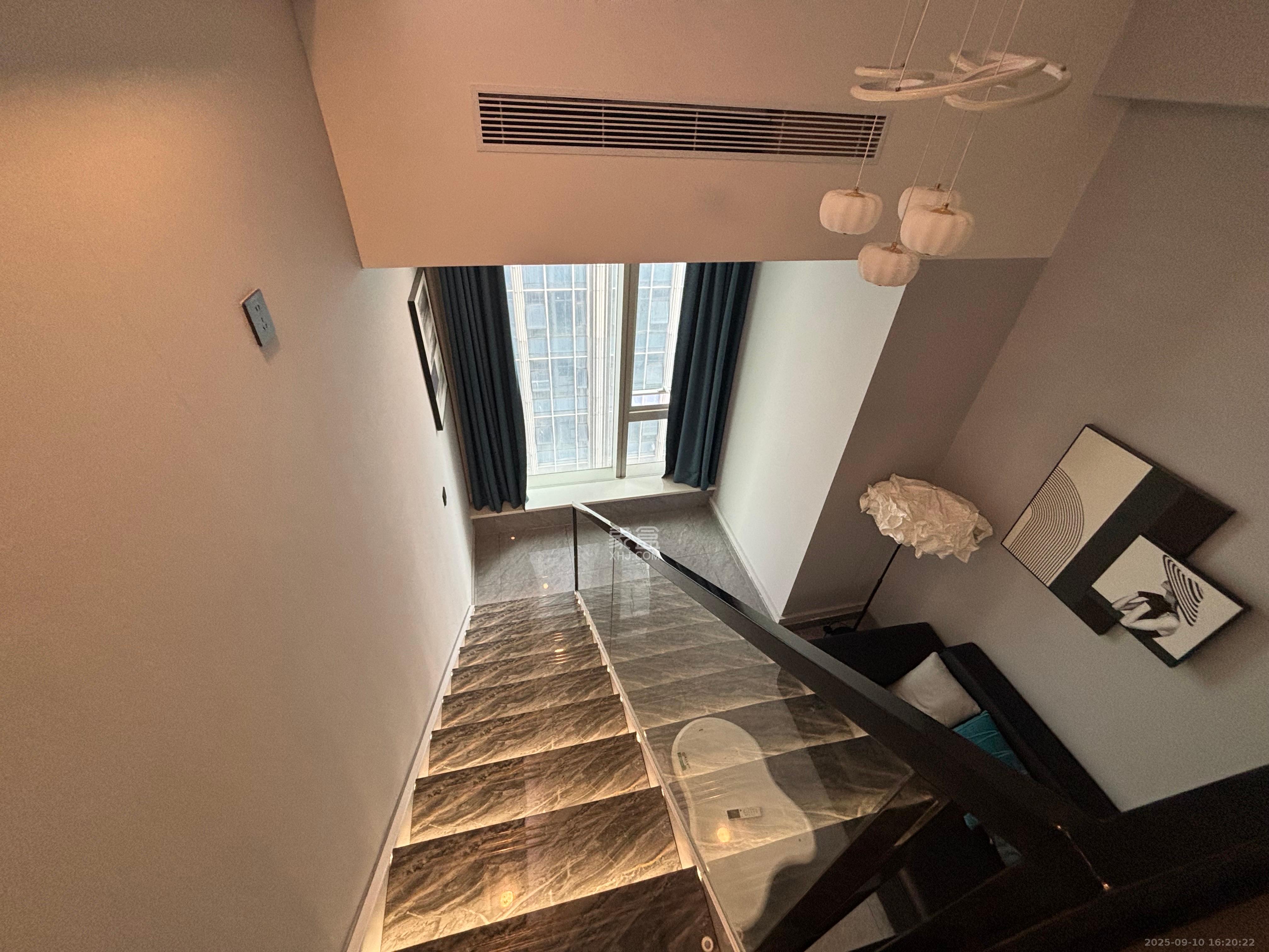 敬天广场 1室1厅1卫 2600.0元/月 敬天广场 1室1厅1卫 2600.0元/月室内图