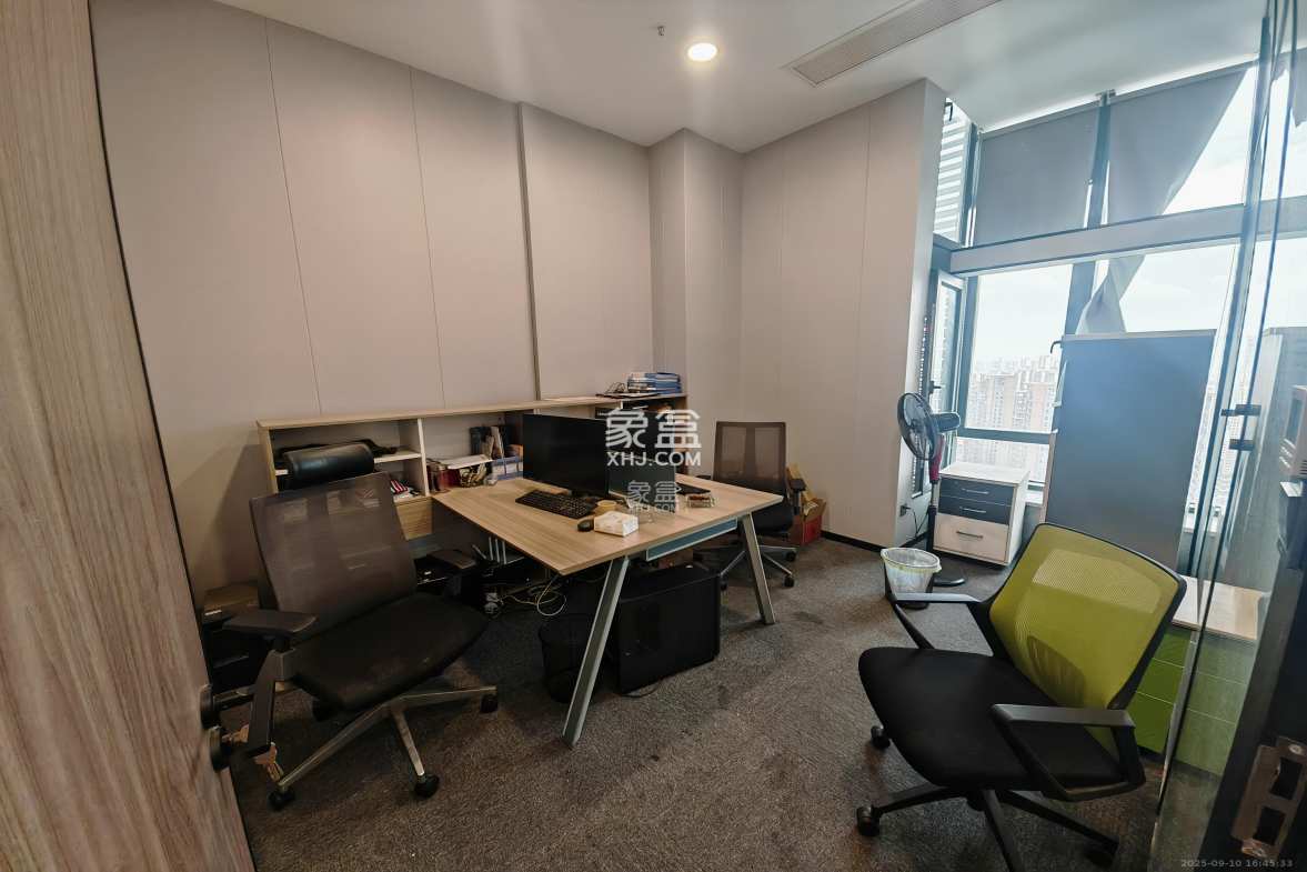 京武浪琴山三期(京武中心) 4室1厅1卫 20000.0元/月 京武浪琴山三期(京武中心) 4室1厅1卫 20000.0元/月室内图