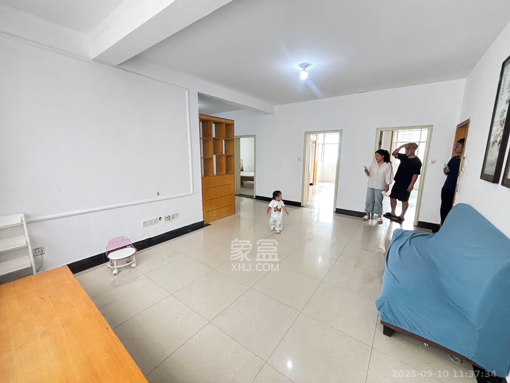 泉水塘小区  3室2厅1卫    1900.0元/月 泉水塘小区  3室2厅1卫    1900.0元/月室内图