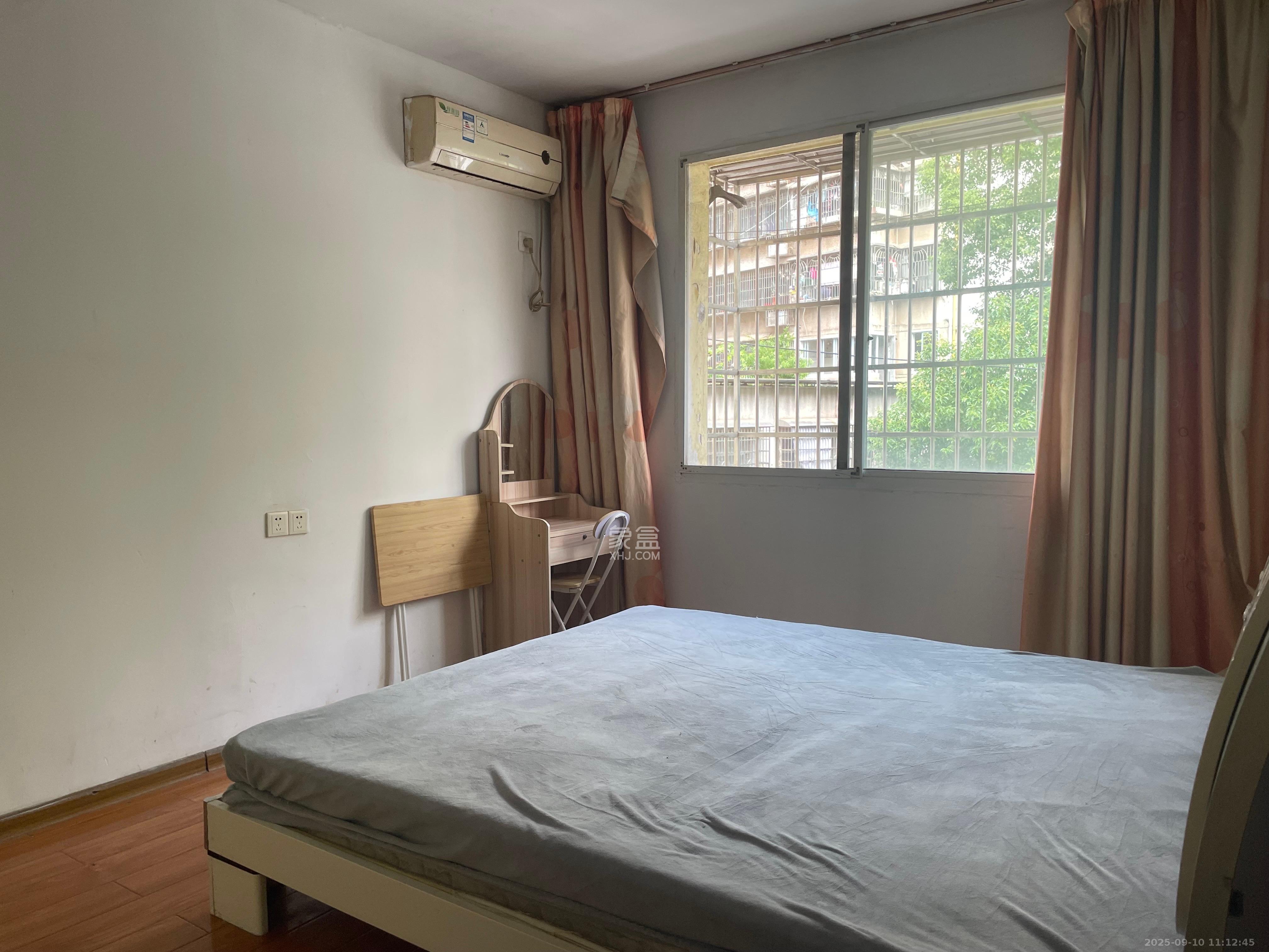 桔园小区1-8片  3室1厅1卫    1700.0元/月室内图