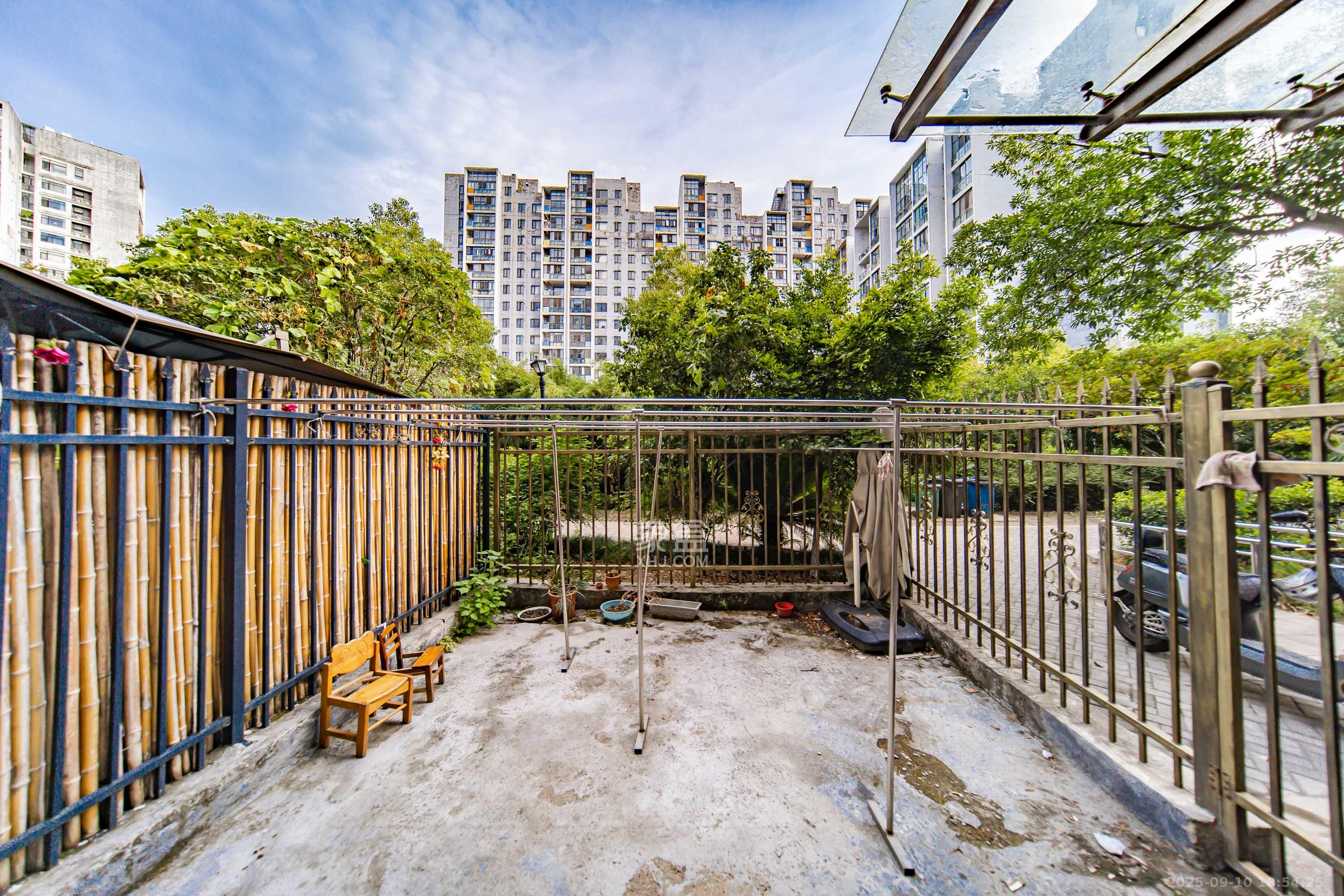 阳光100三期 3室2厅1卫 105.0万 阳光100三期 3室2厅1卫 105.0万其他