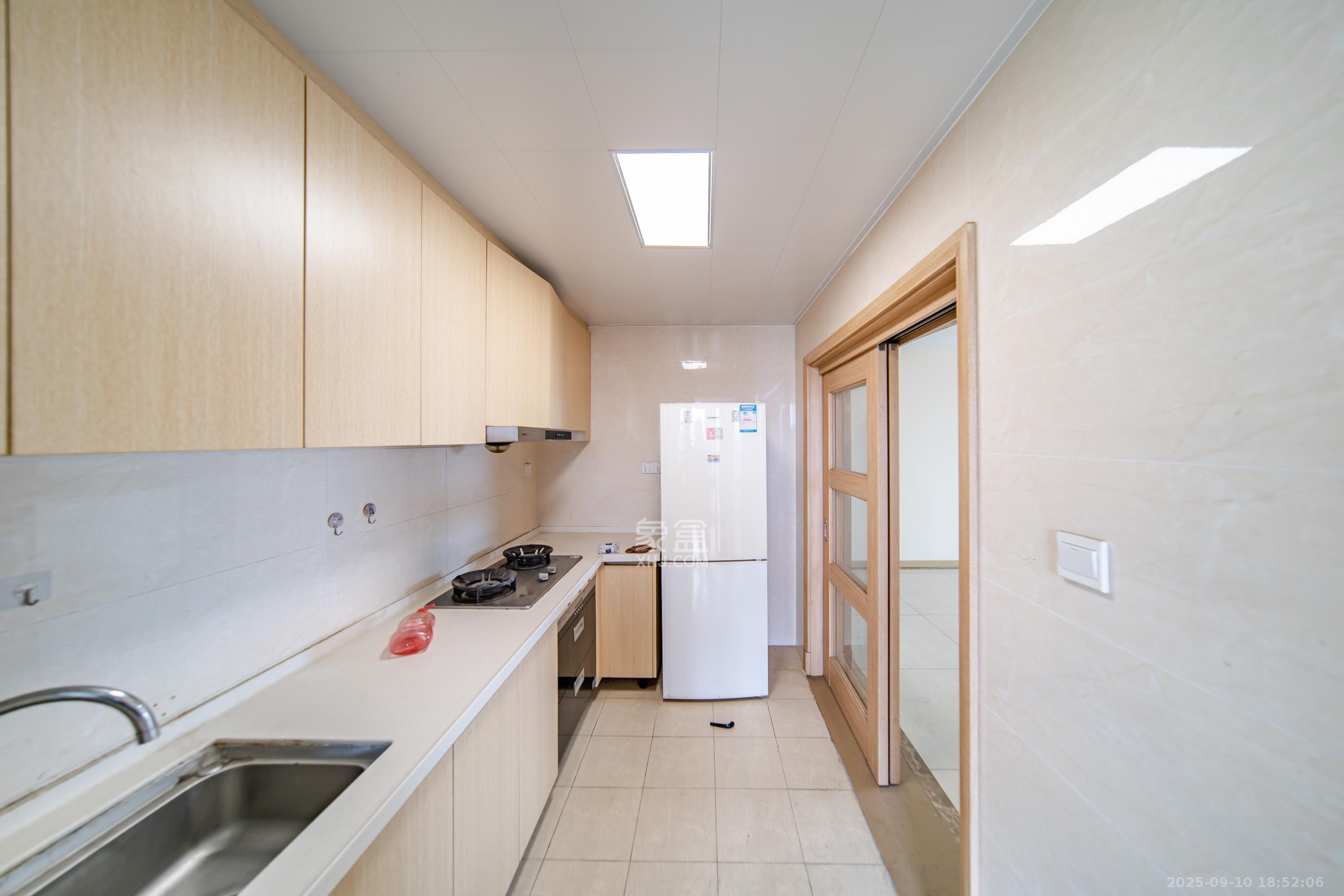 兰亭湾畔  3室2厅2卫    138.0万厨房