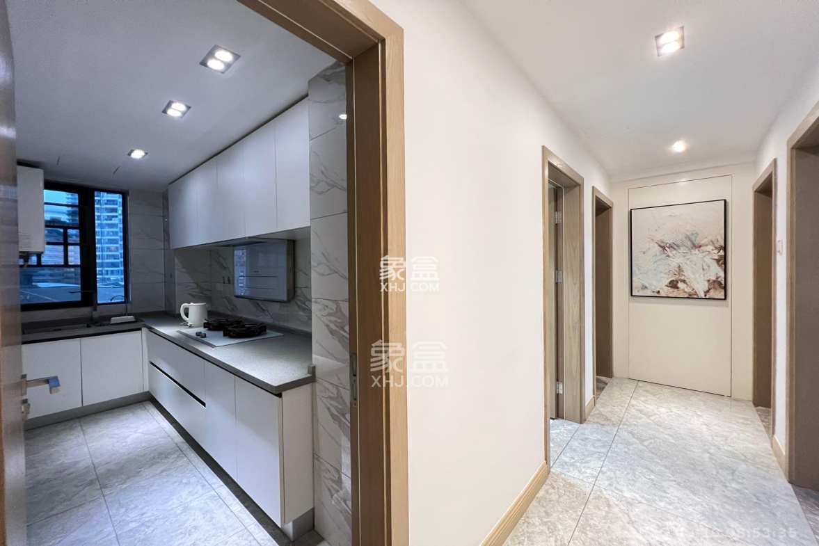 保利西海岸B区  3室2厅2卫    5000.0元/月 保利西海岸B区  3室2厅2卫    5000.0元/月室内图