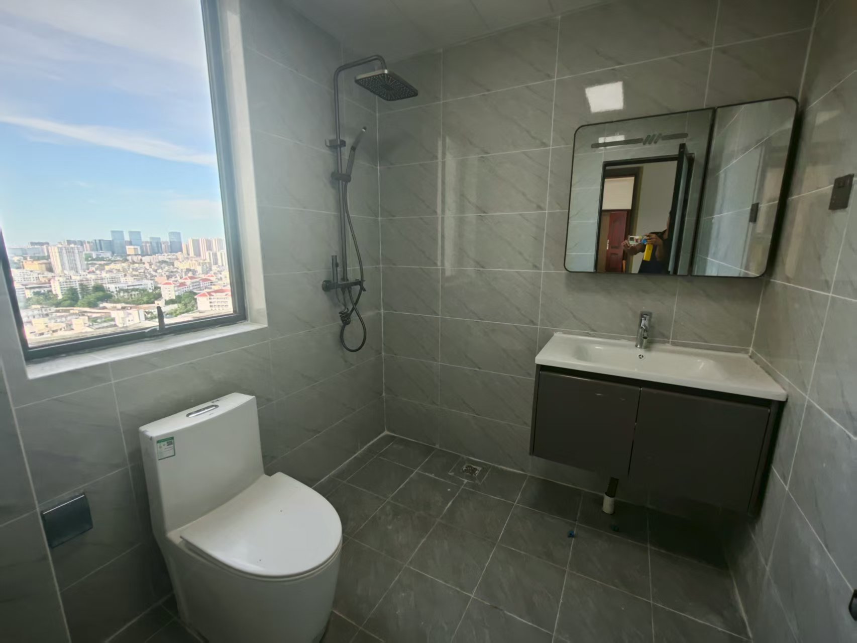 天街华府（海南新天地）  3室2厅2卫    4000.0元/月室内图