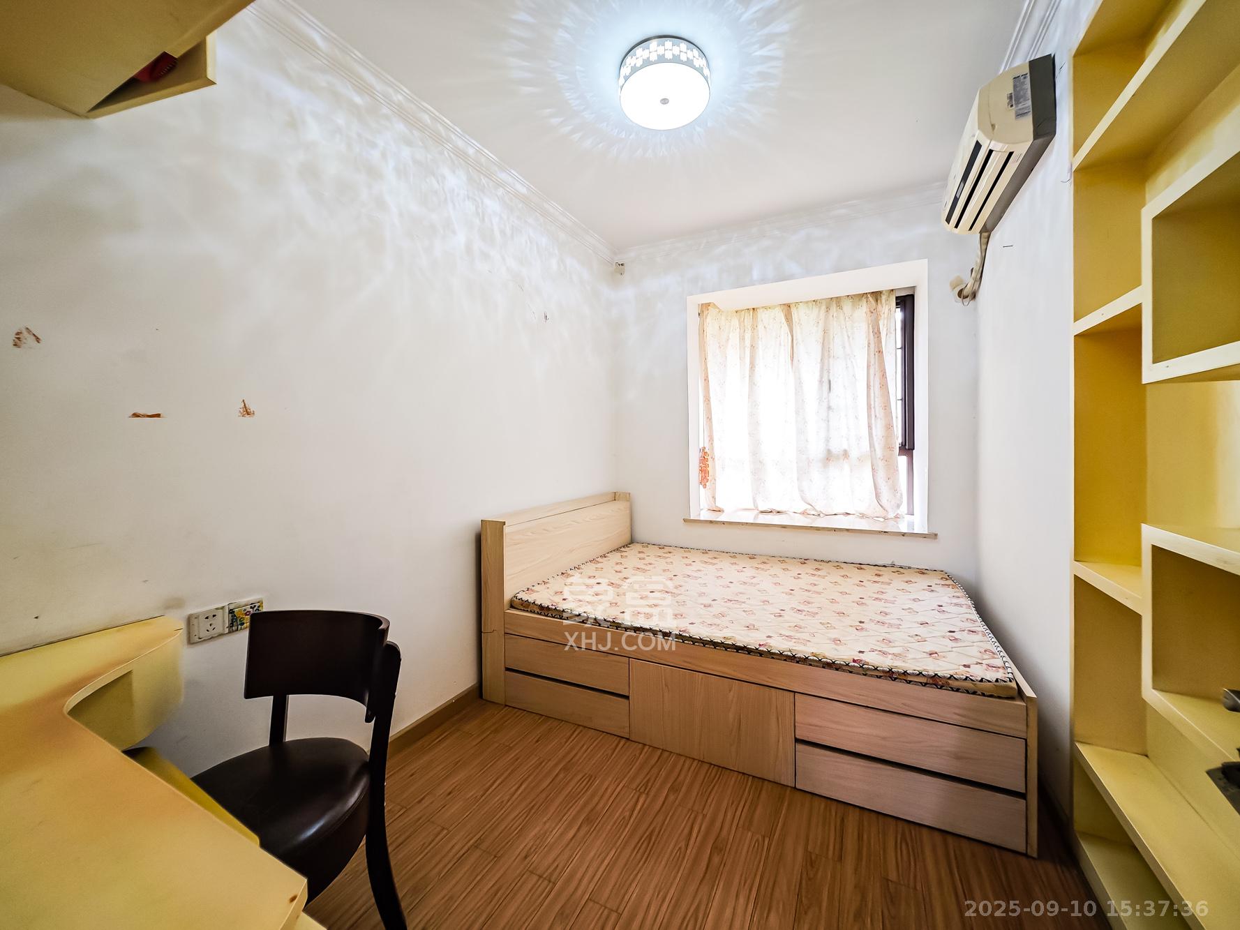 山语城二期  3室1厅1卫    58.0万 山语城二期  3室1厅1卫    58.0万卧室