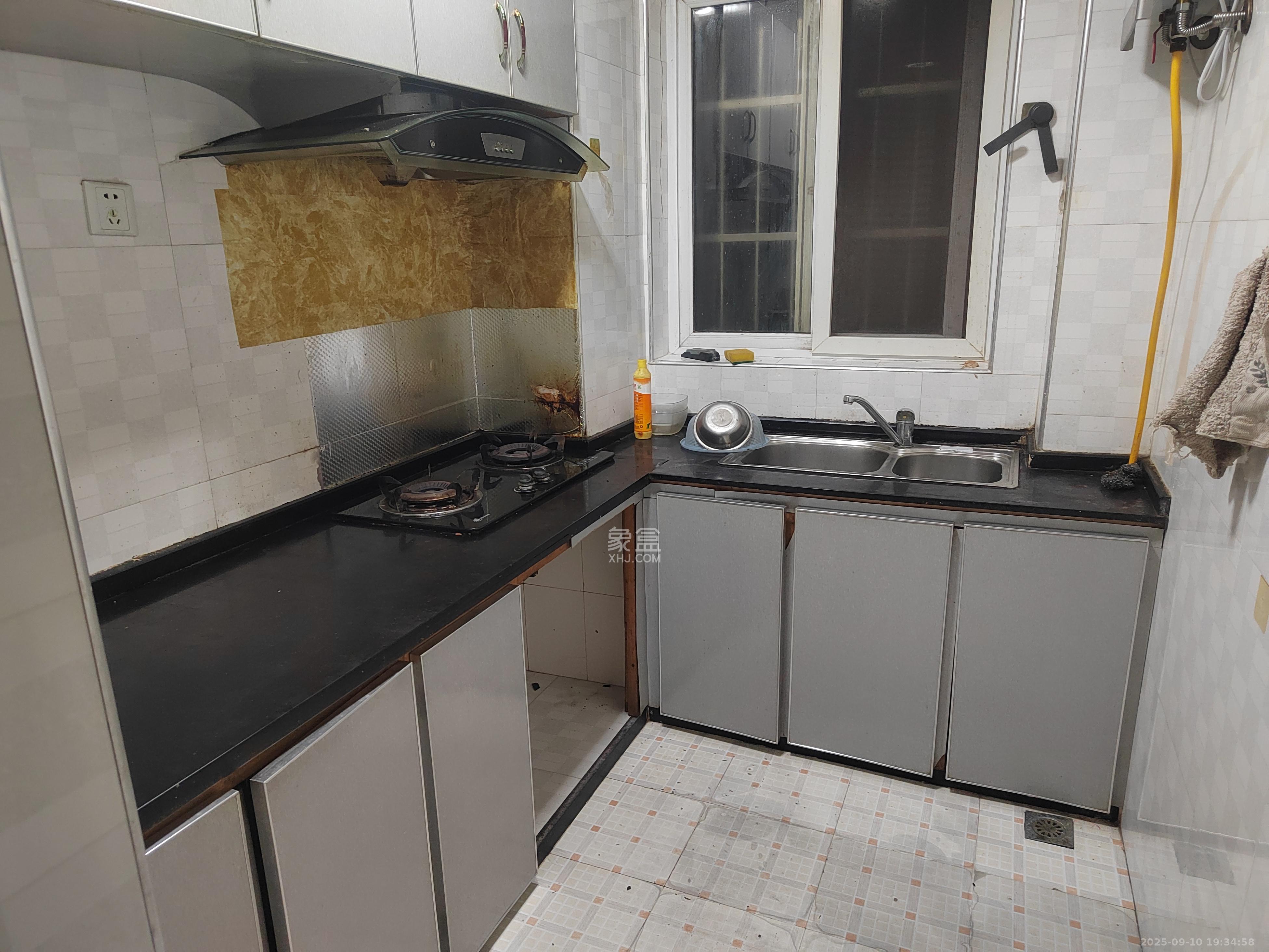 鄱阳小区  3室2厅1卫    1600.0元/月室内图