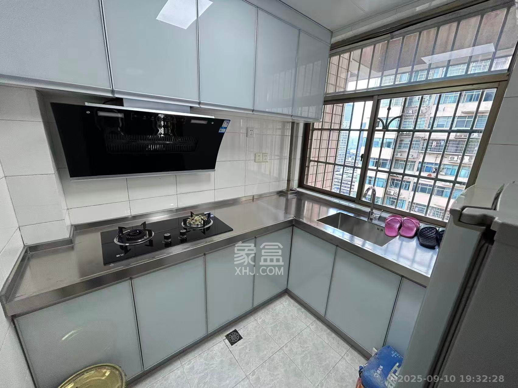 王府井公寓(福源公寓) 2室1厅1卫 2580.0元/月 王府井公寓(福源公寓) 2室1厅1卫 2580.0元/月室内图