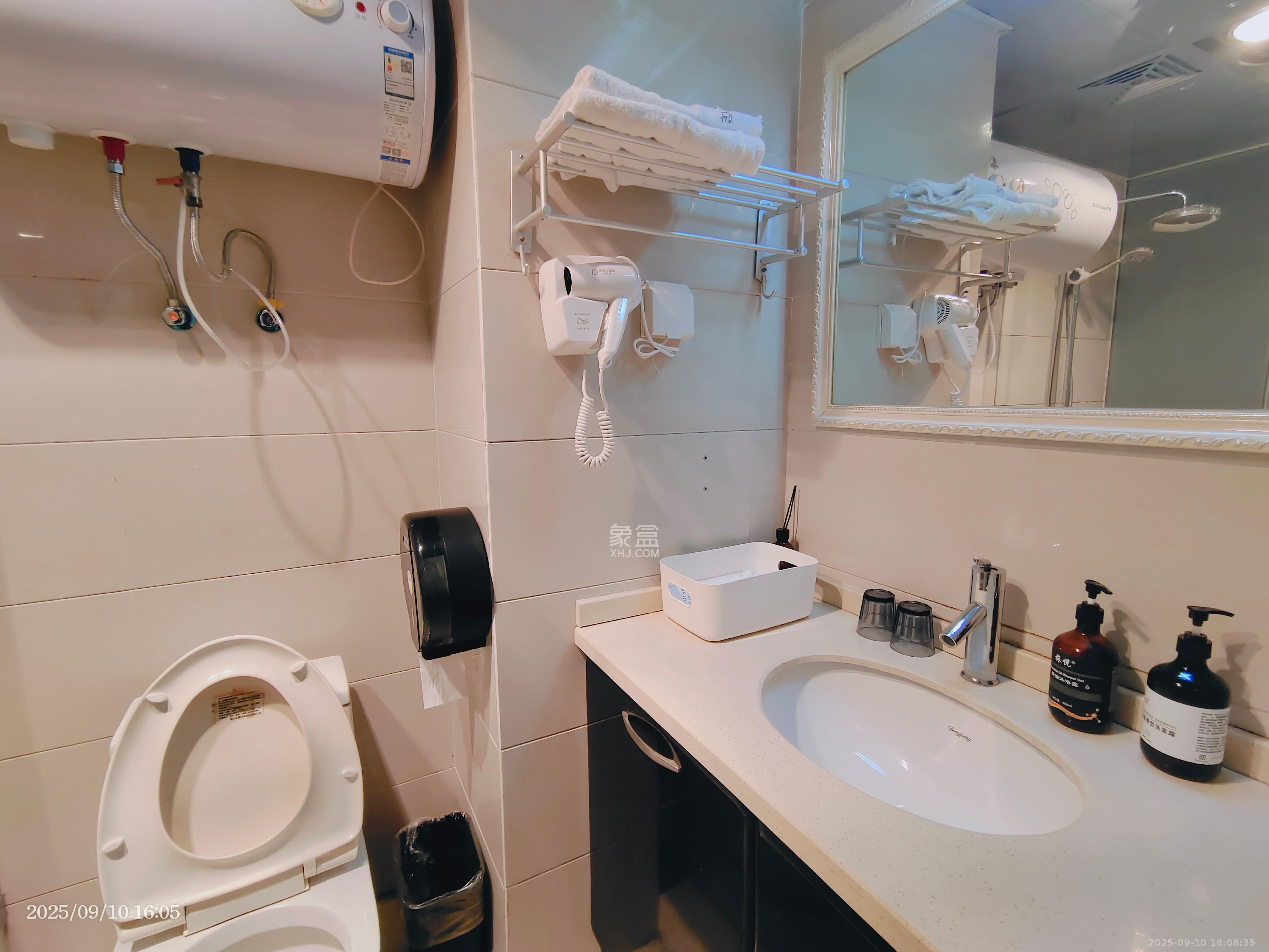 湘腾城市广场 1室0厅0卫 1600.0元/月 湘腾城市广场 1室0厅0卫 1600.0元/月室内图