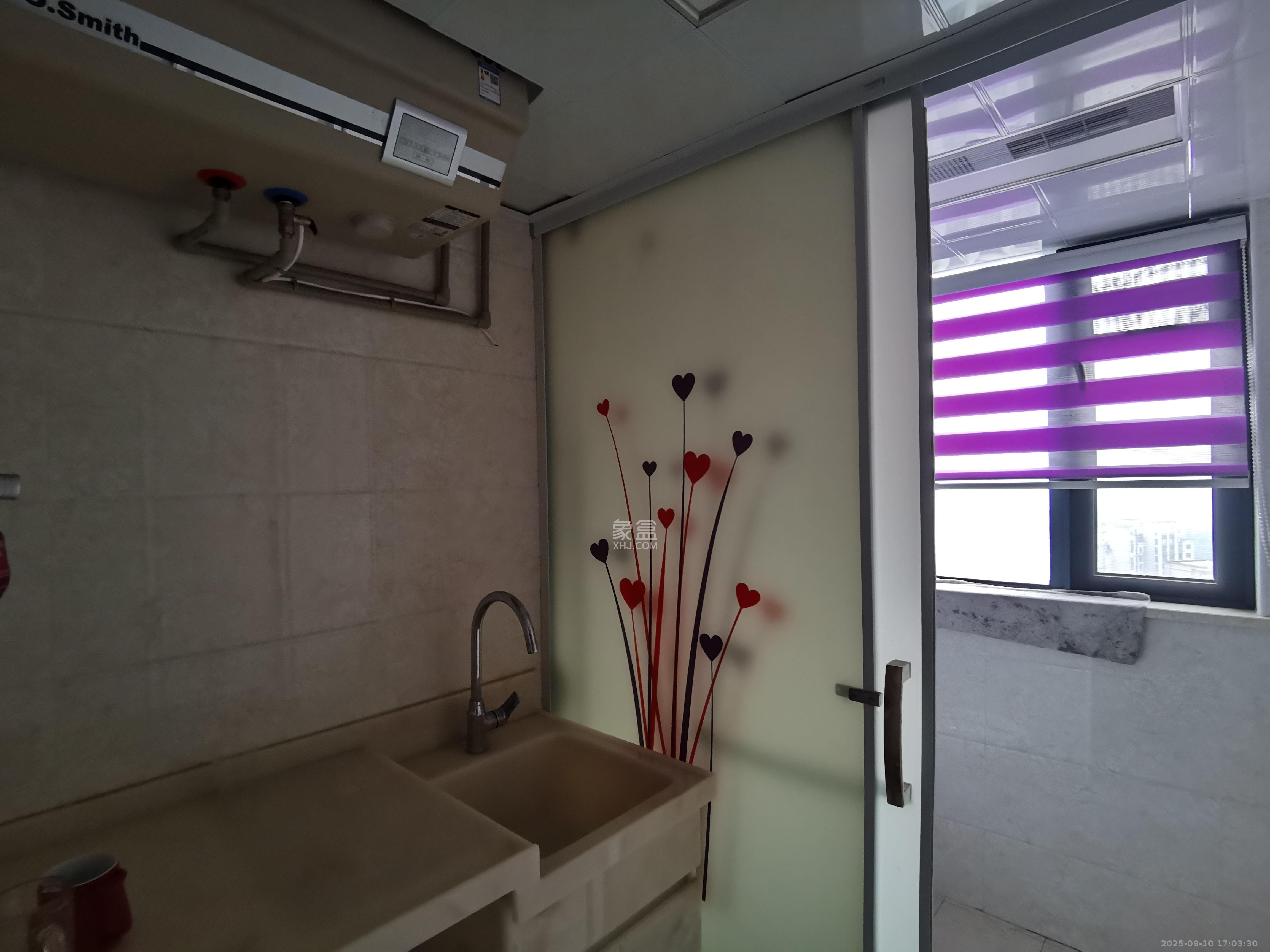 金茂梅溪湖 2室1厅1卫 1800.0元/月 金茂梅溪湖 2室1厅1卫 1800.0元/月室内图