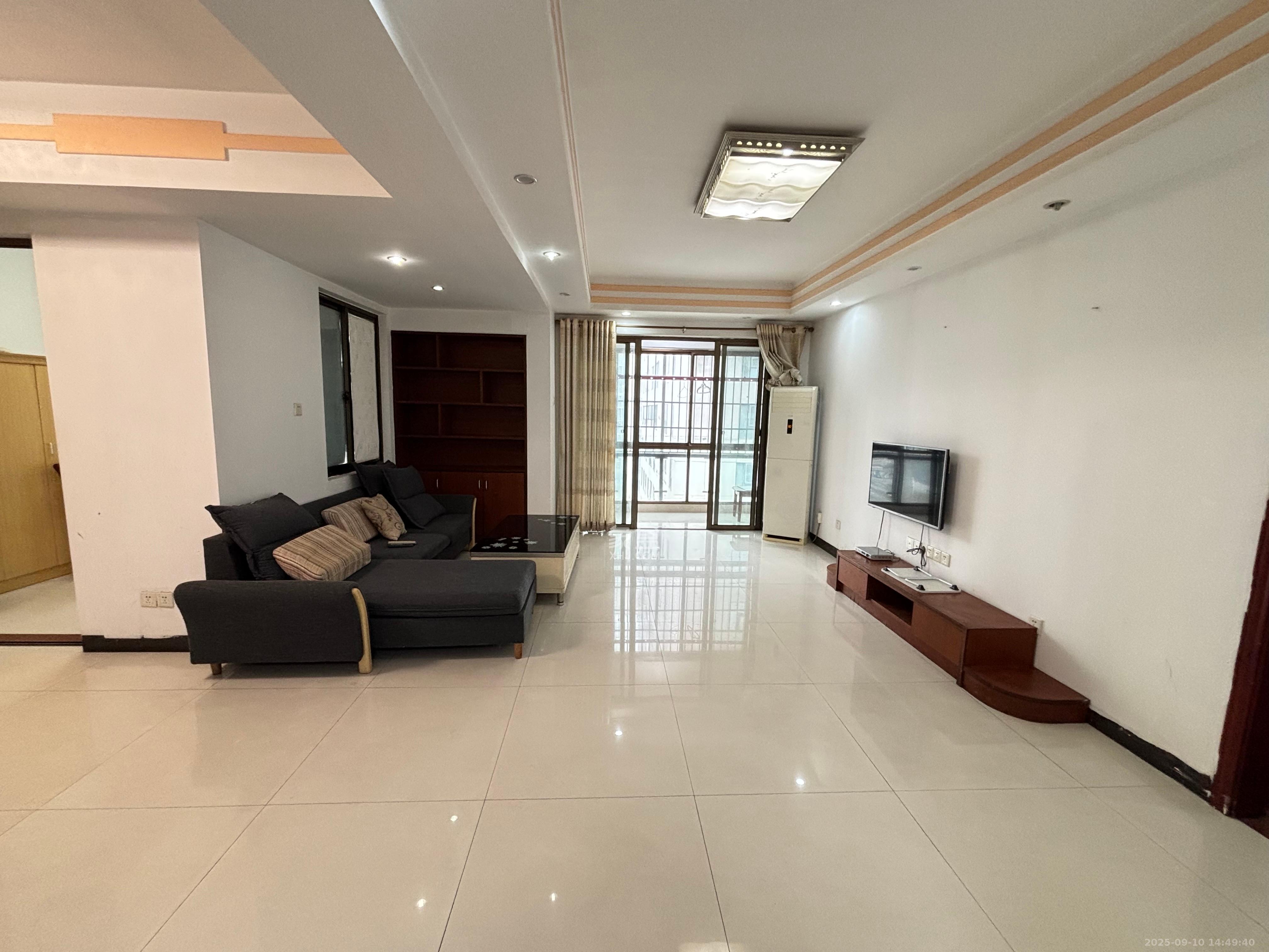 岳泰理想城  4室2厅1卫    3300.0元/月 岳泰理想城  4室2厅1卫    3300.0元/月室内图