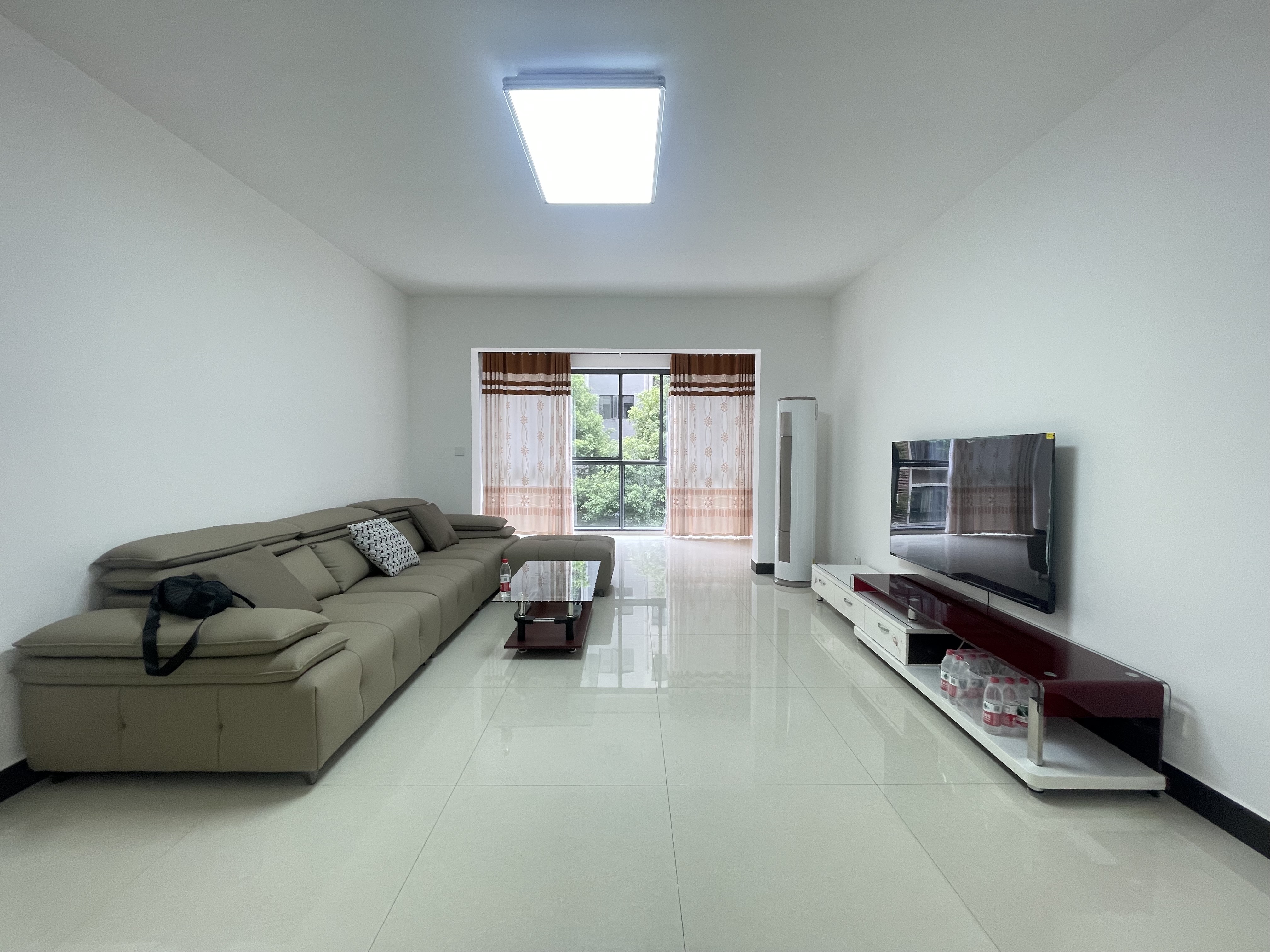 月亮湾二期A区 1室0厅0卫 2000.0元/月 月亮湾二期A区 1室0厅0卫 2000.0元/月室内图