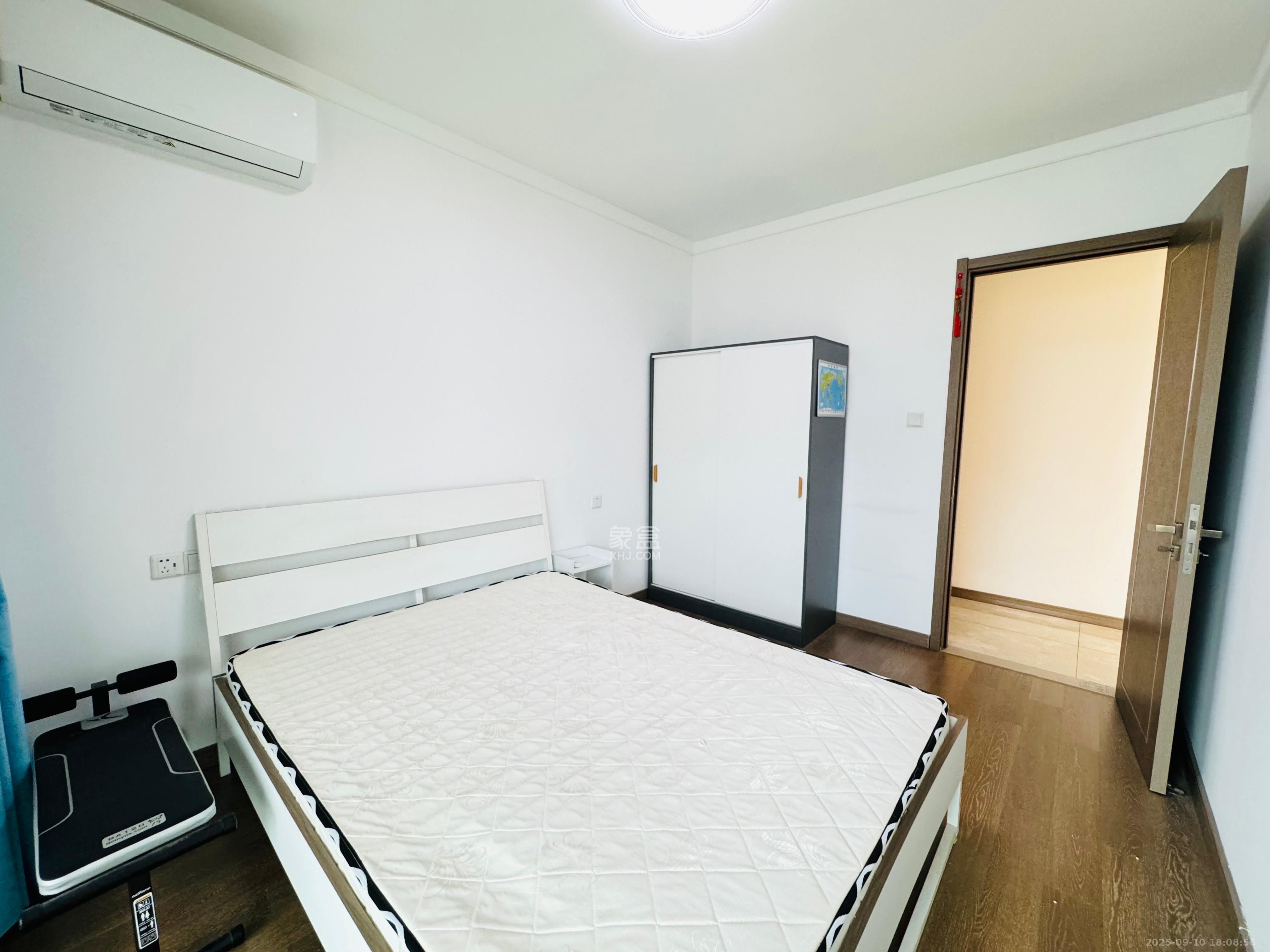 龙湖铂金中心（龙湖春江郦城）  3室2厅2卫    4000.0元/月室内图