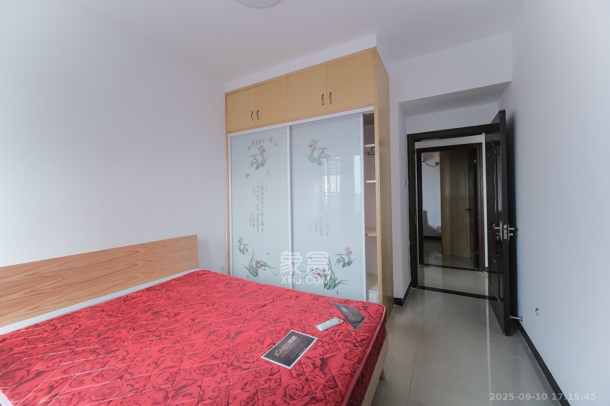 盛地春天里 1室2厅1卫 60.0万 盛地春天里 1室2厅1卫 60.0万卧室