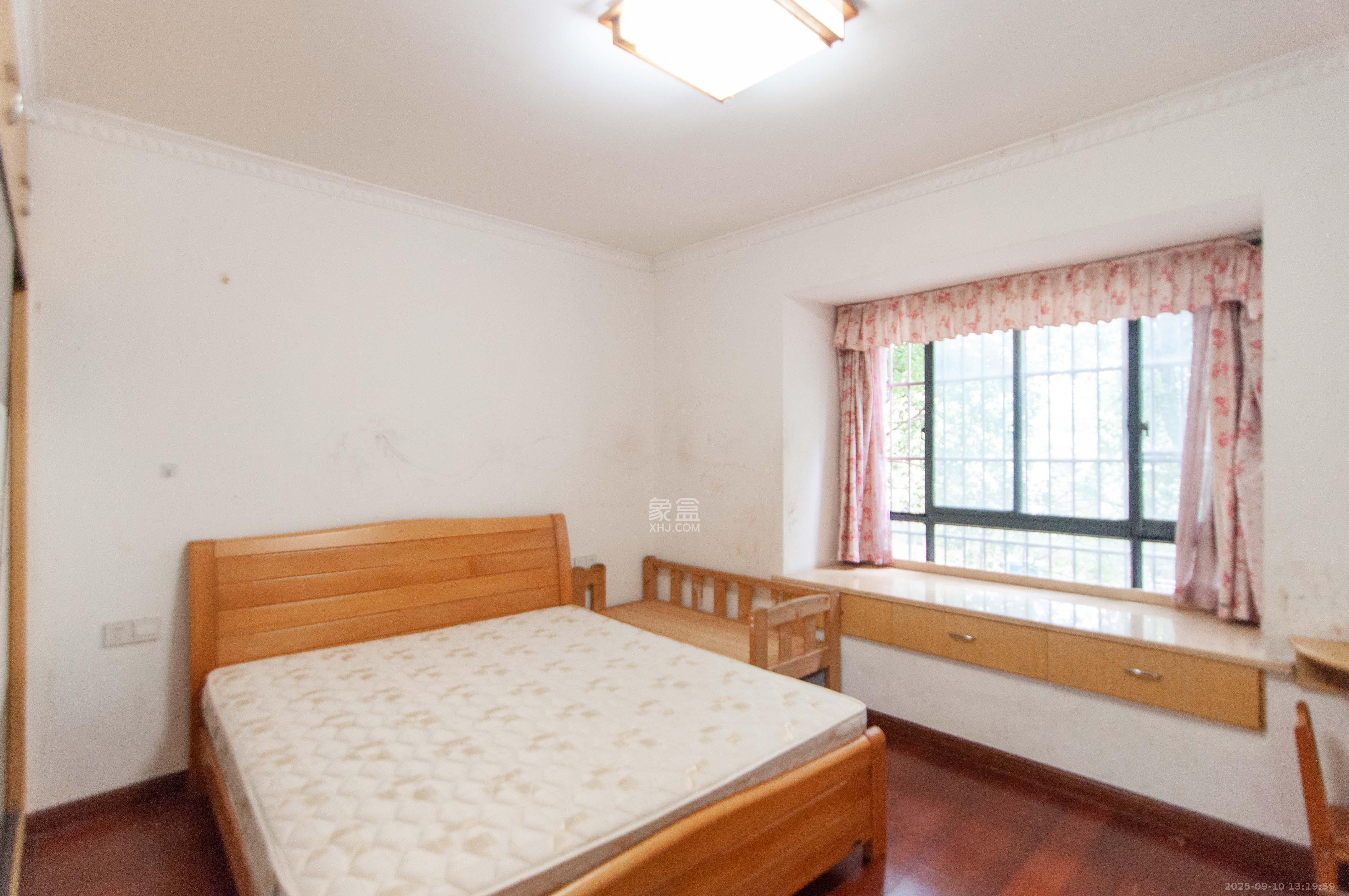 海林馨香雅苑  2室2厅1卫    66.0万 海林馨香雅苑  2室2厅1卫    66.0万其他